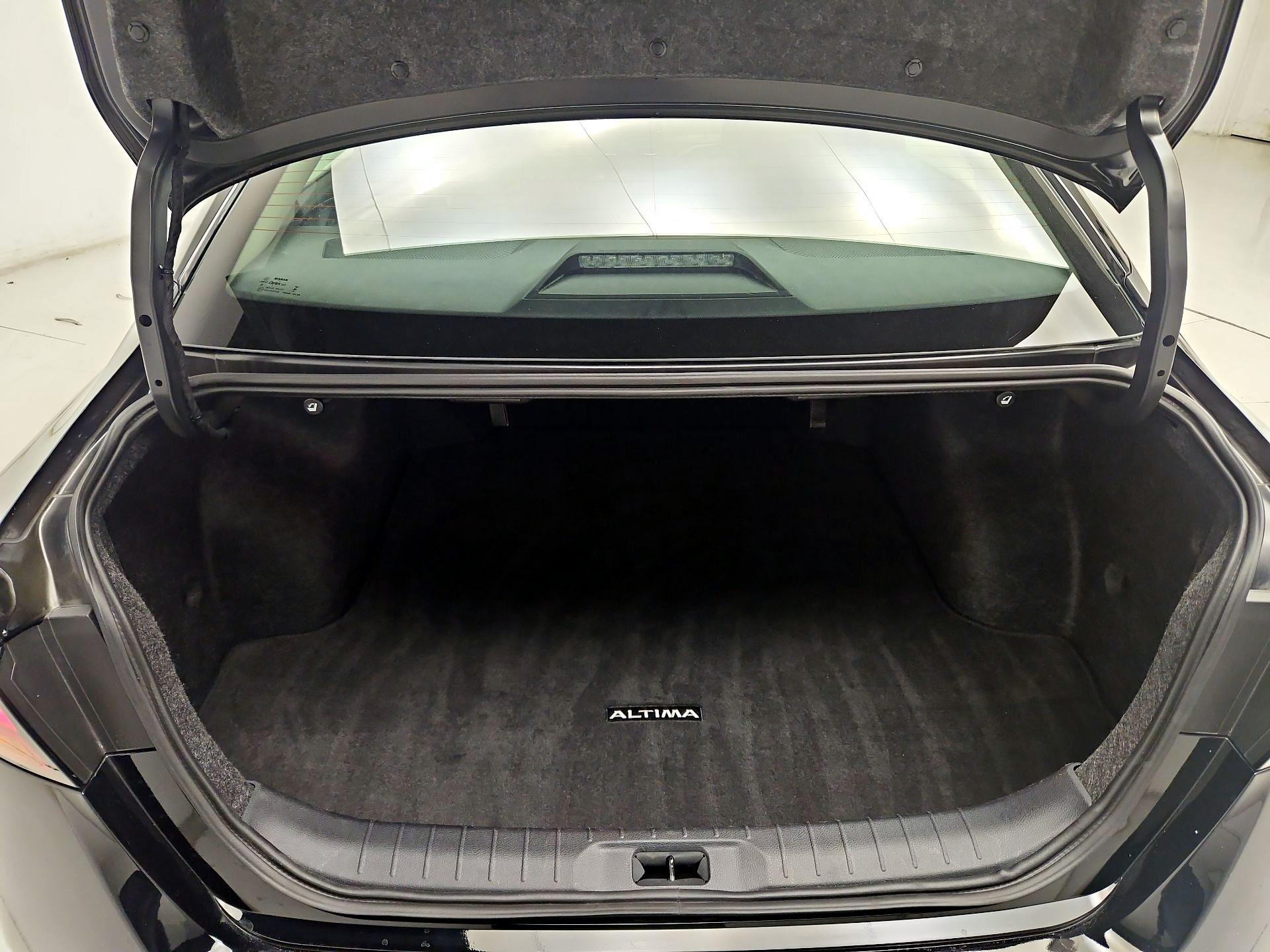 Thumbnail: 2025 Nissan Altima - 18