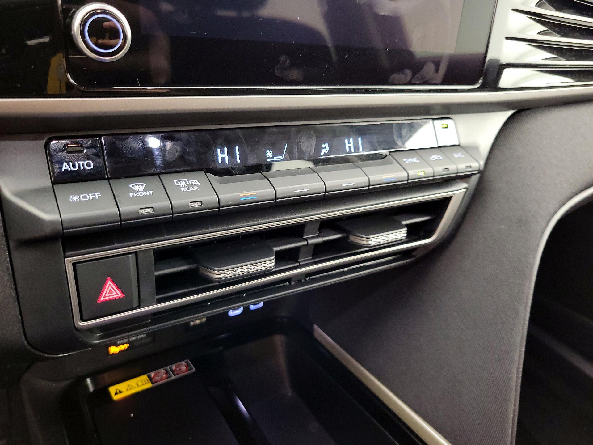 Thumbnail: 2025 Toyota Camry - 16