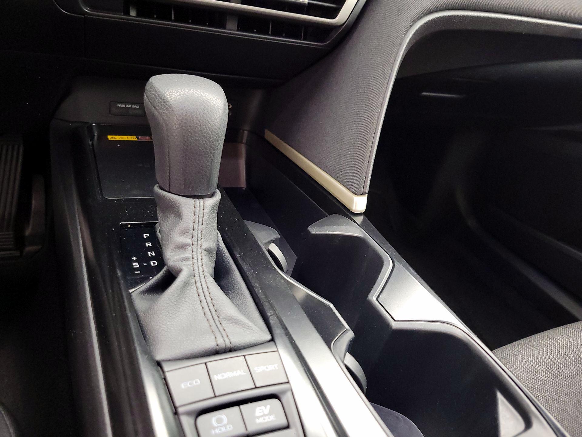 Thumbnail: 2025 Toyota Camry - 17