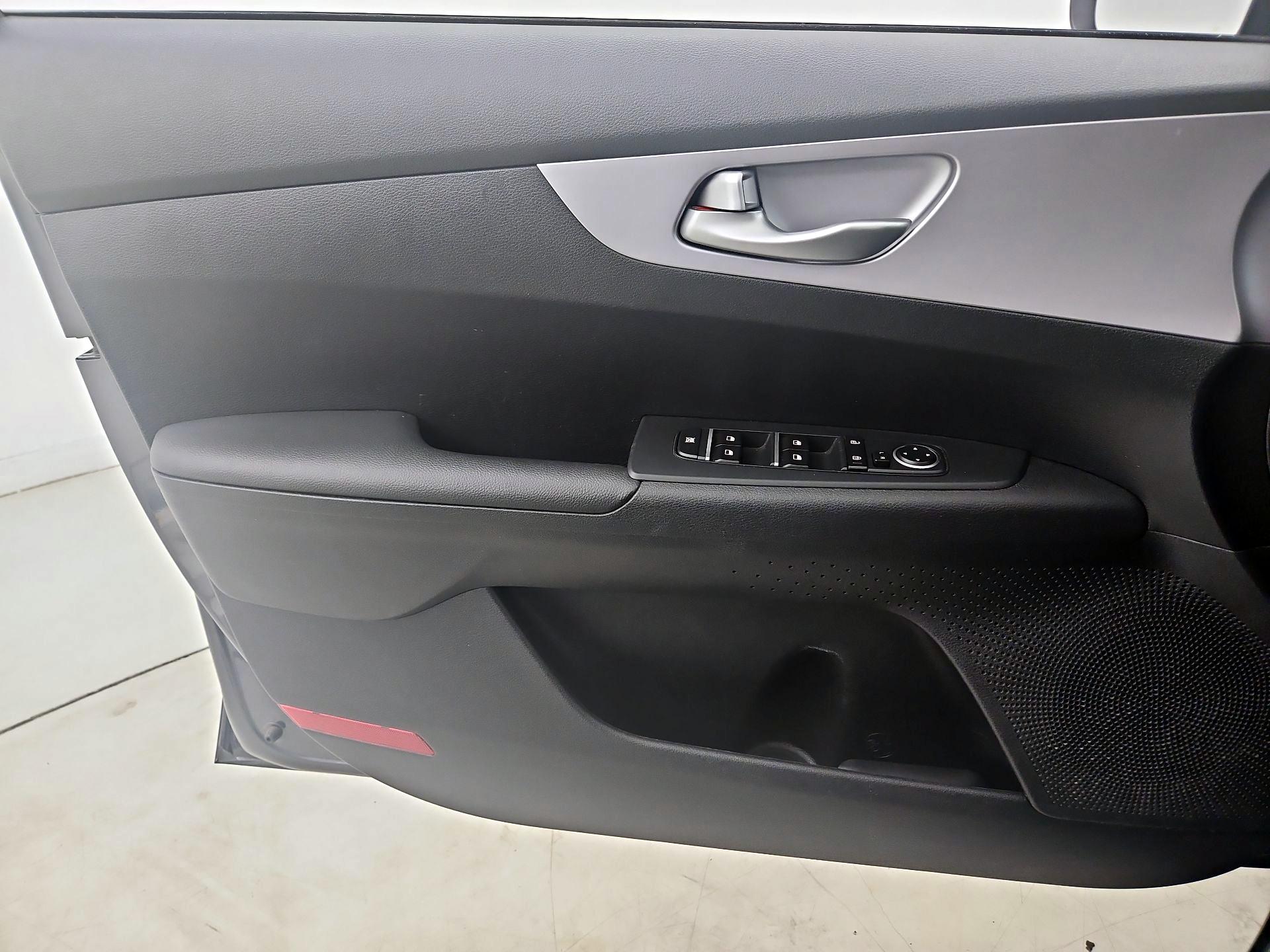 Thumbnail: 2024 Kia Forte - 12