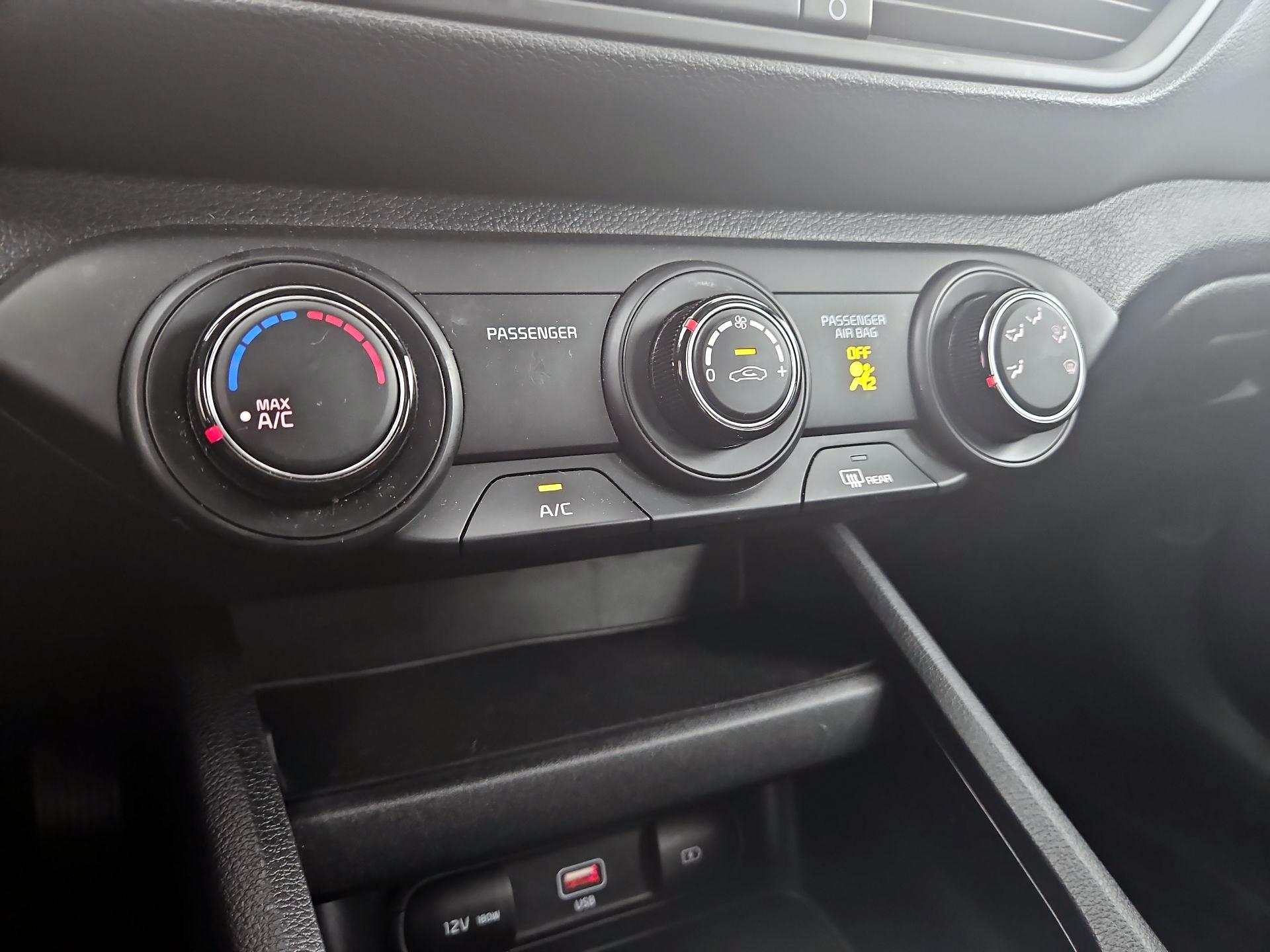 Thumbnail: 2024 Kia Forte - 16