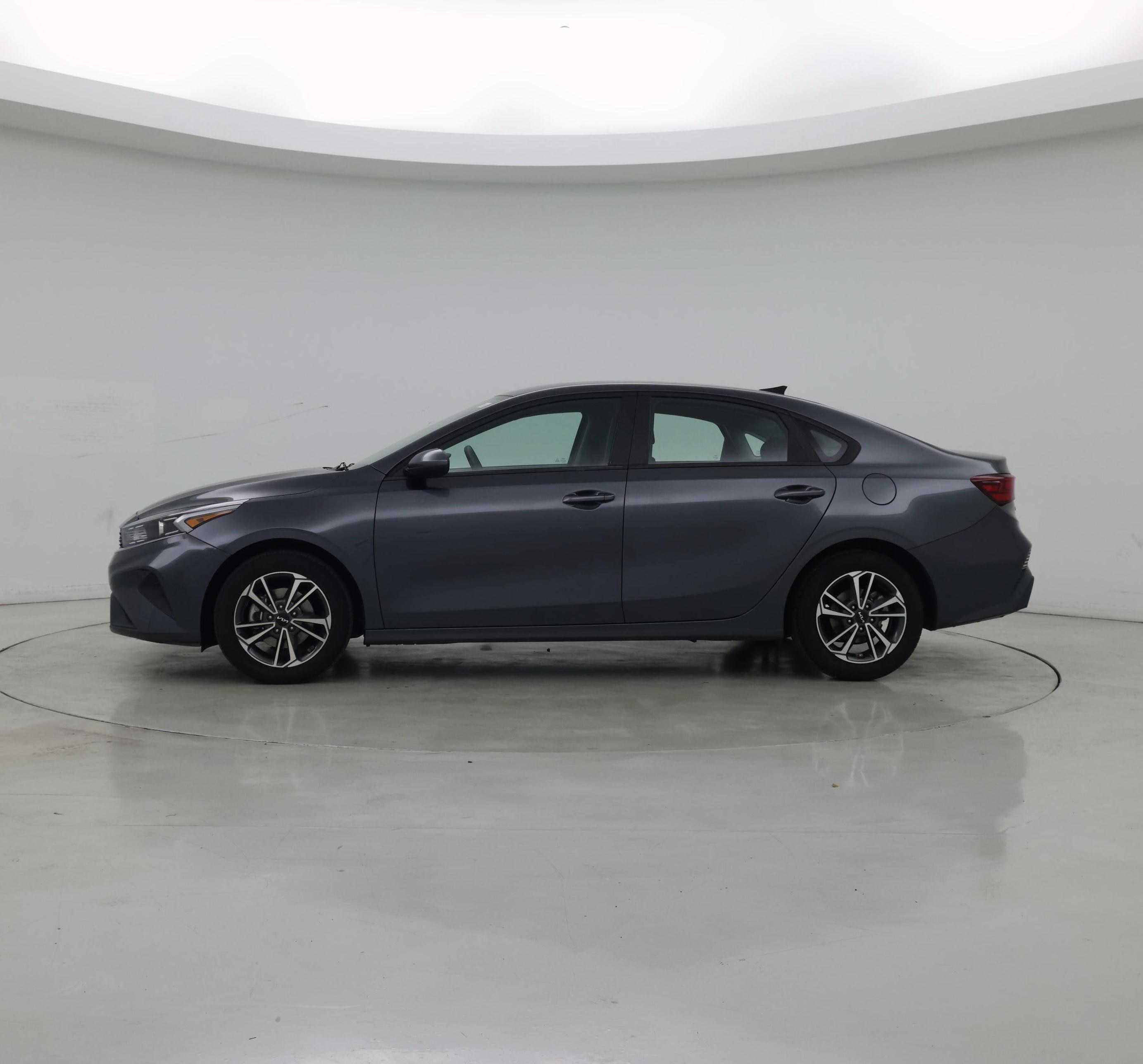 Thumbnail: 2024 Kia Forte - 3