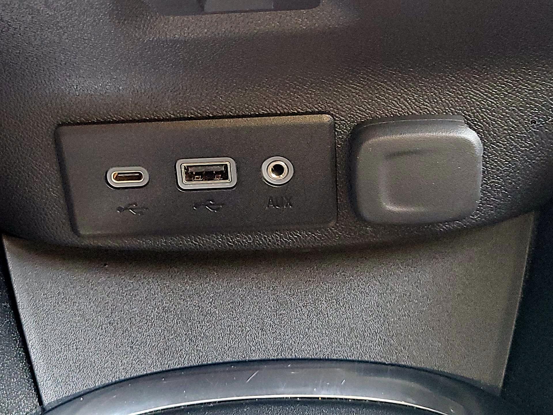 Thumbnail: 2024 Chevrolet Malibu - 16