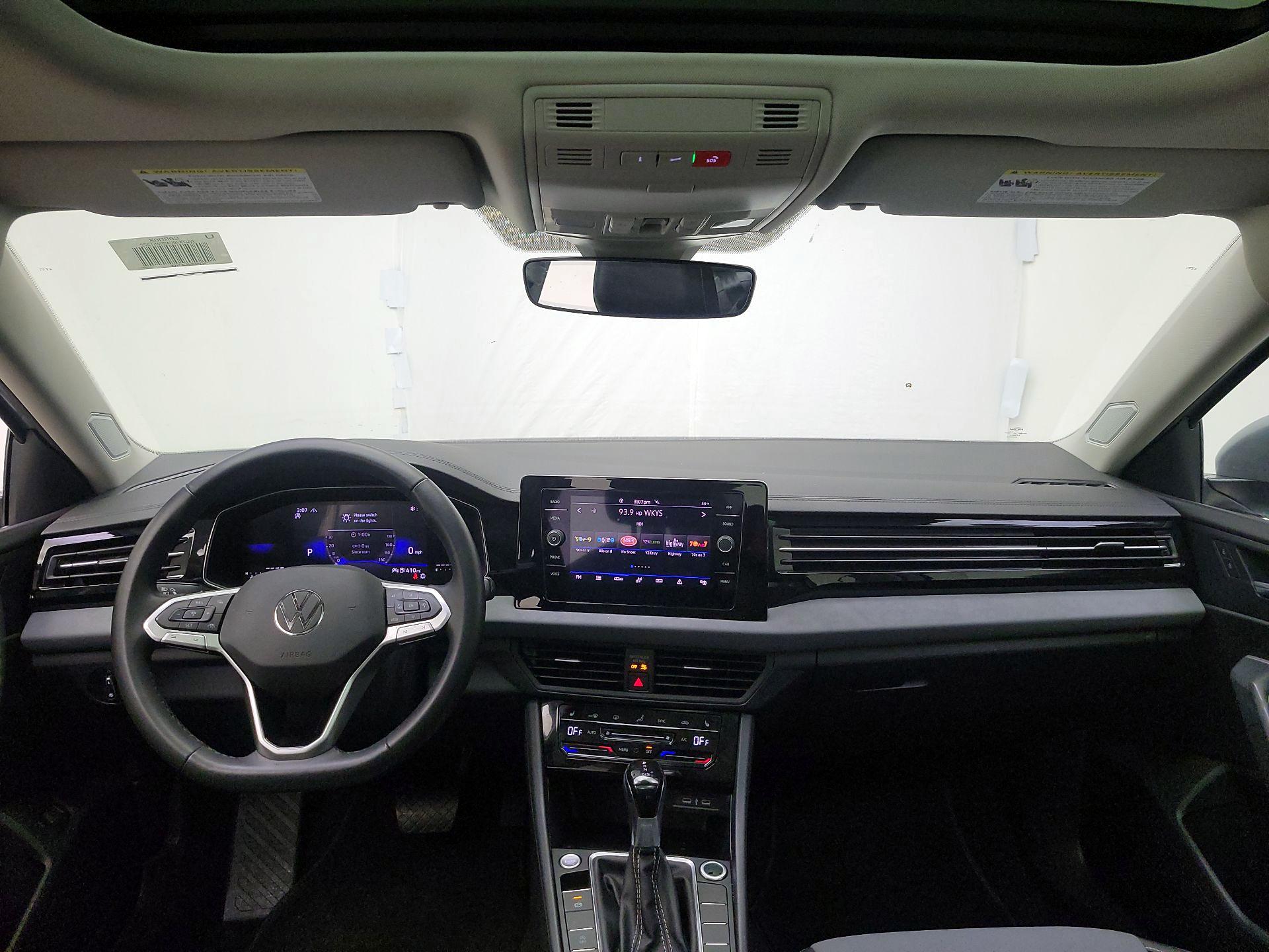 Thumbnail: 2025 Volkswagen Jetta - 9