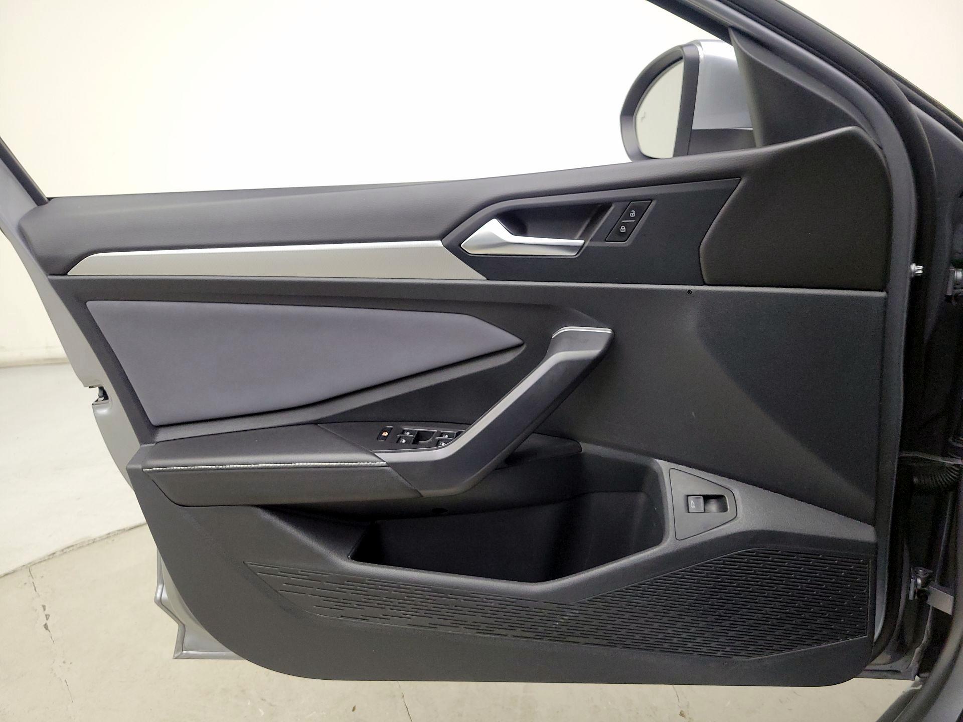 Thumbnail: 2025 Volkswagen Jetta - 12