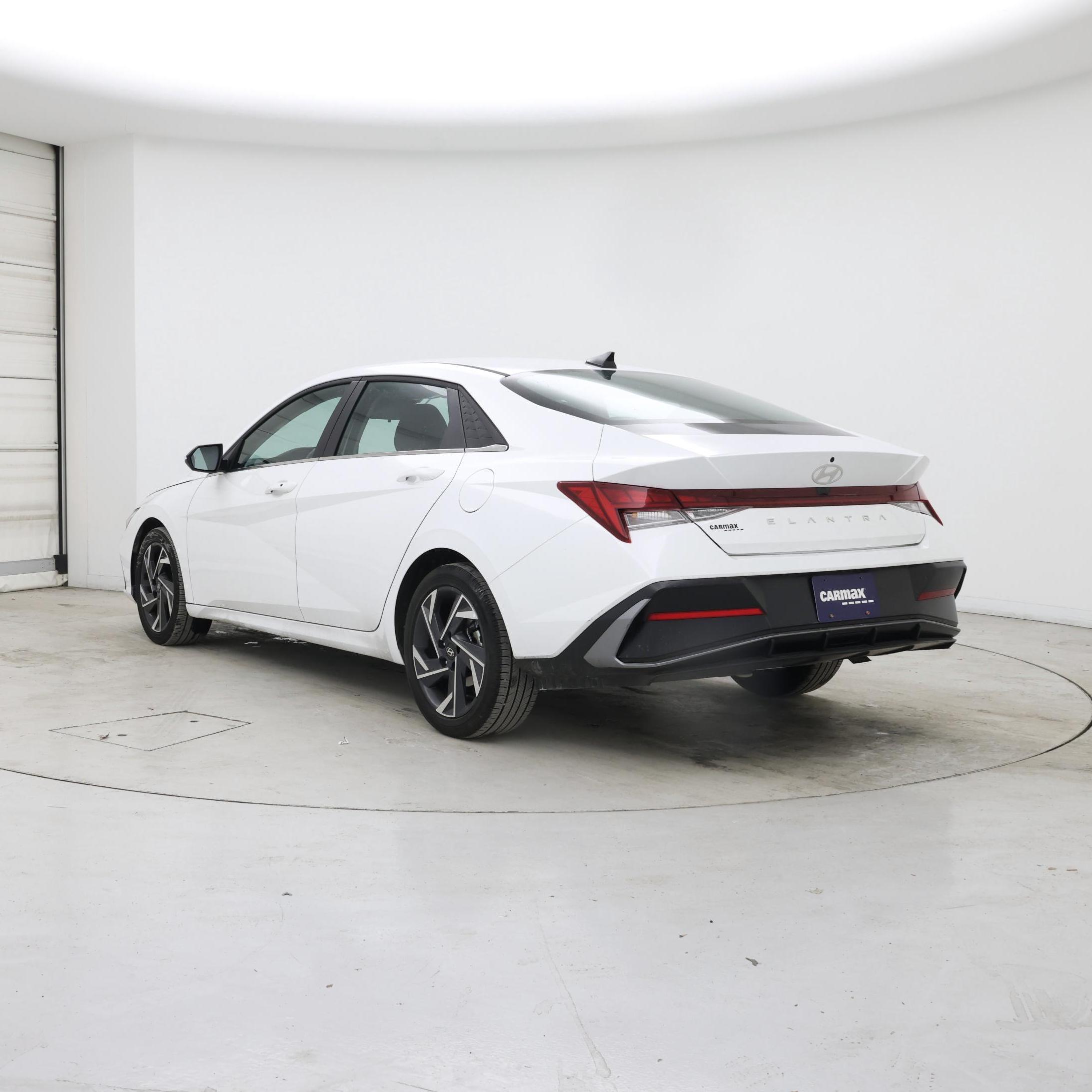 Thumbnail: 2025 Hyundai Elantra - 2