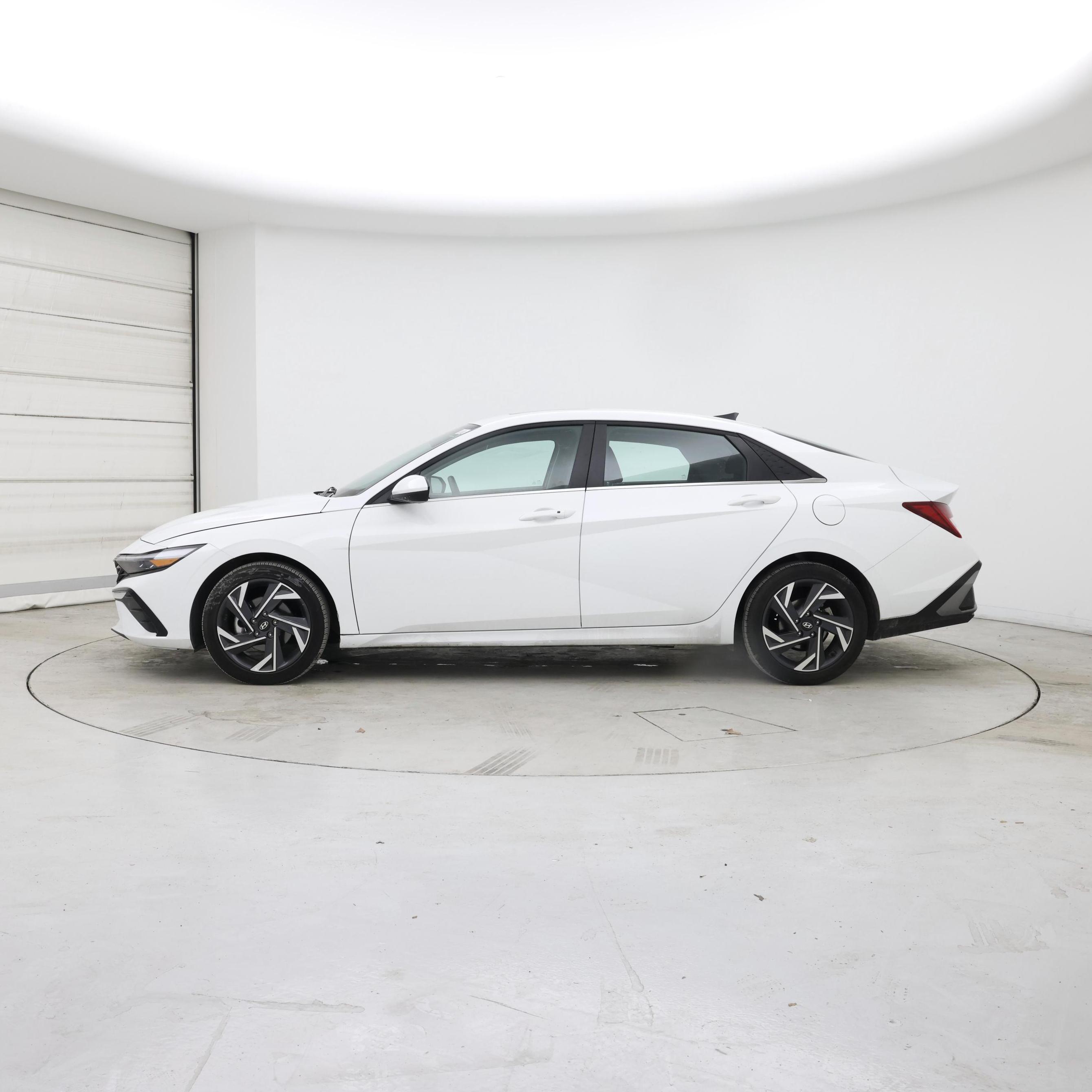 Thumbnail: 2025 Hyundai Elantra - 3