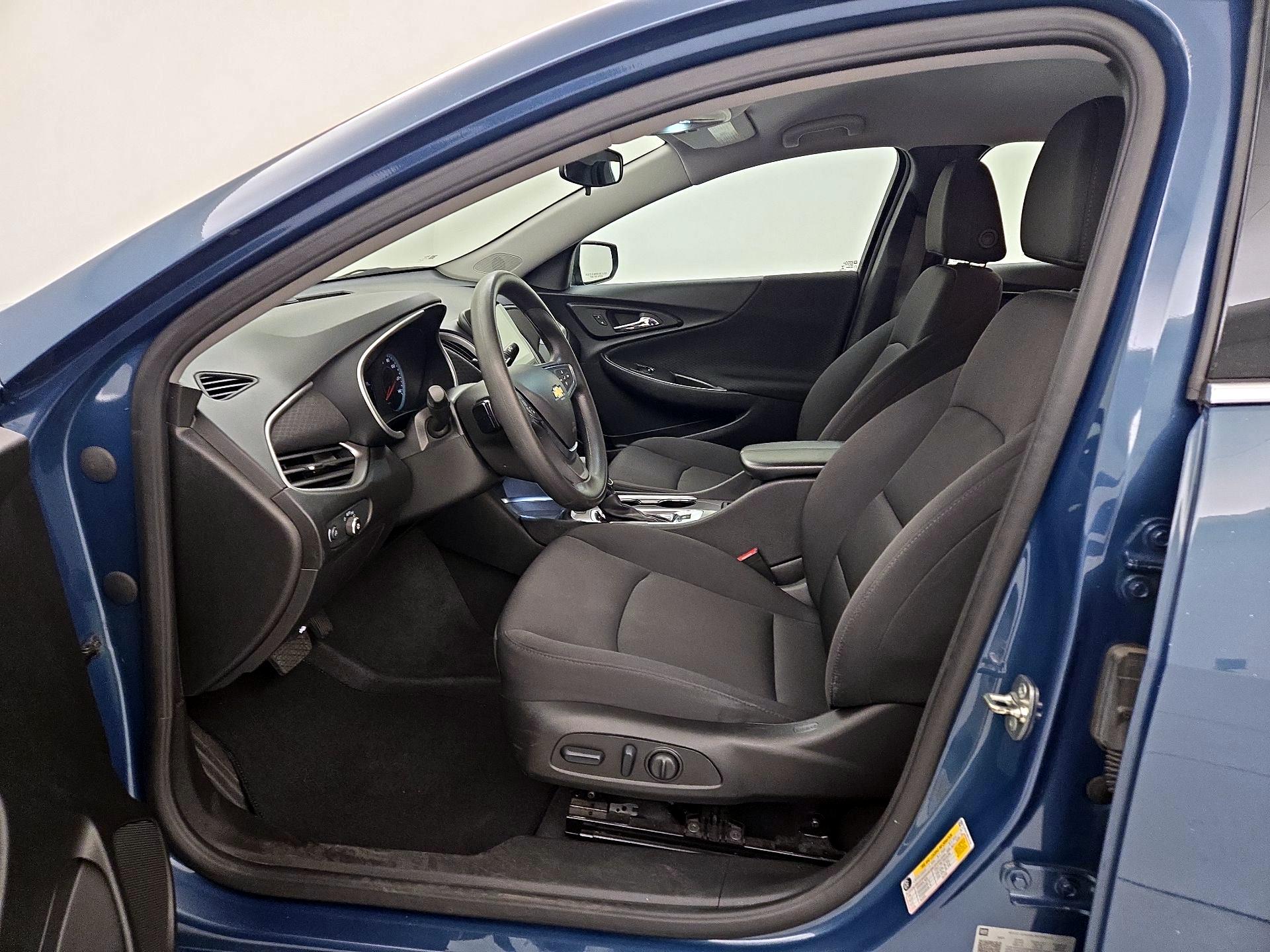 Thumbnail: 2024 Chevrolet Malibu - 11