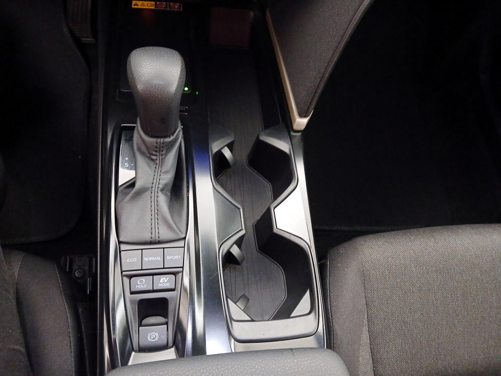 Thumbnail: 2025 Toyota Camry - 17