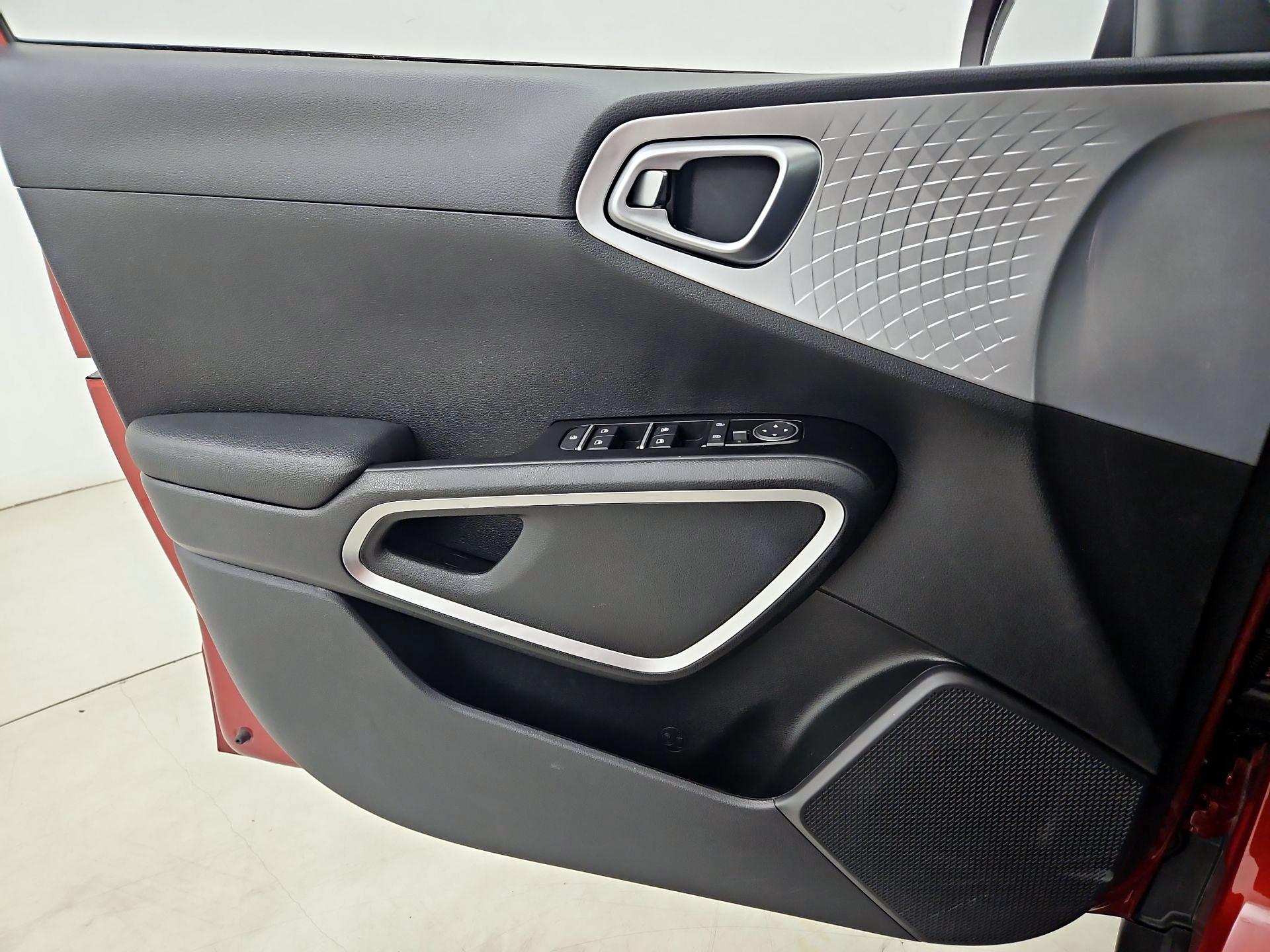 Thumbnail: 2025 Kia Soul - 12