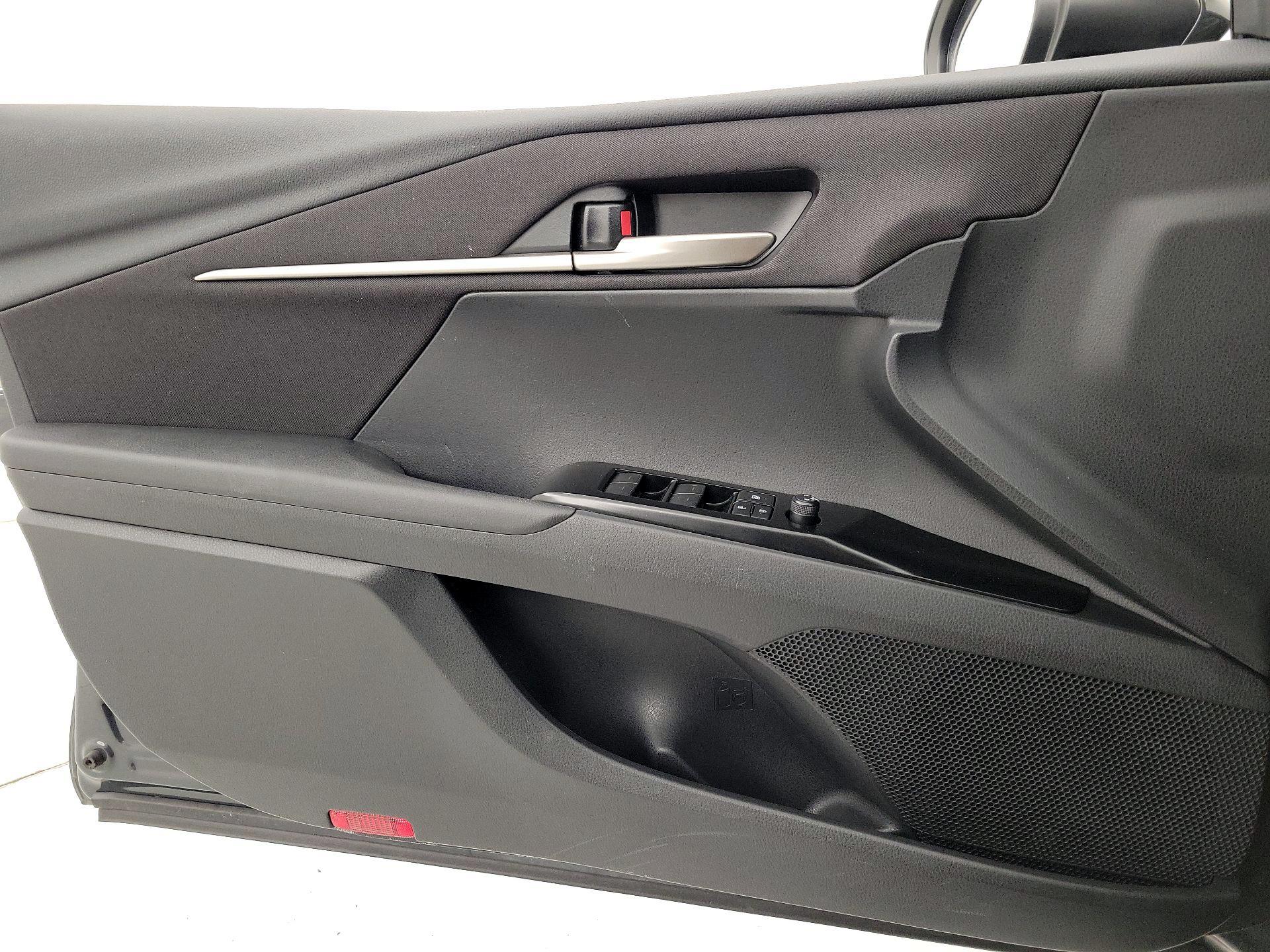 Thumbnail: 2025 Toyota Camry - 12