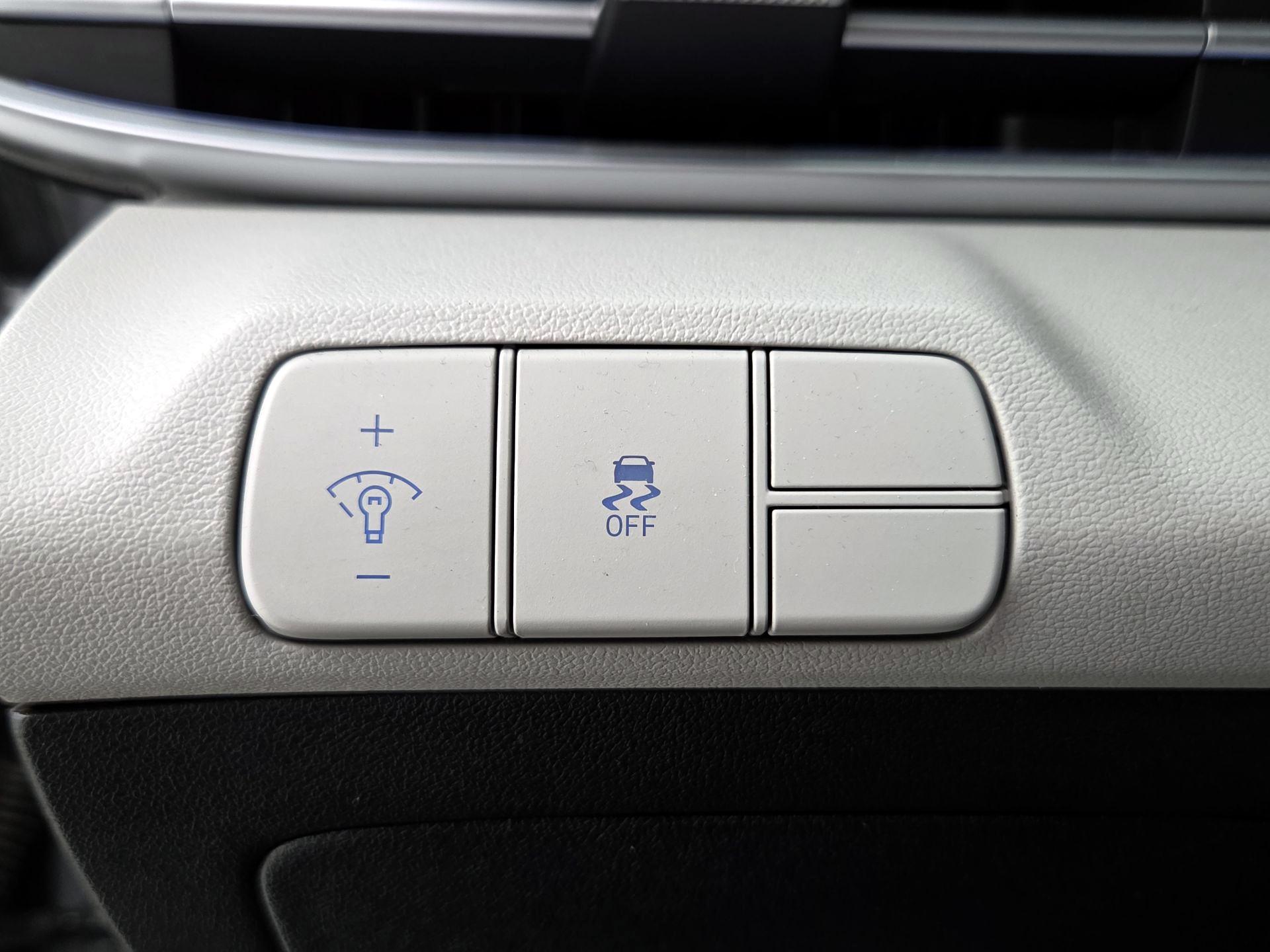 Thumbnail: 2025 Hyundai Elantra - 13