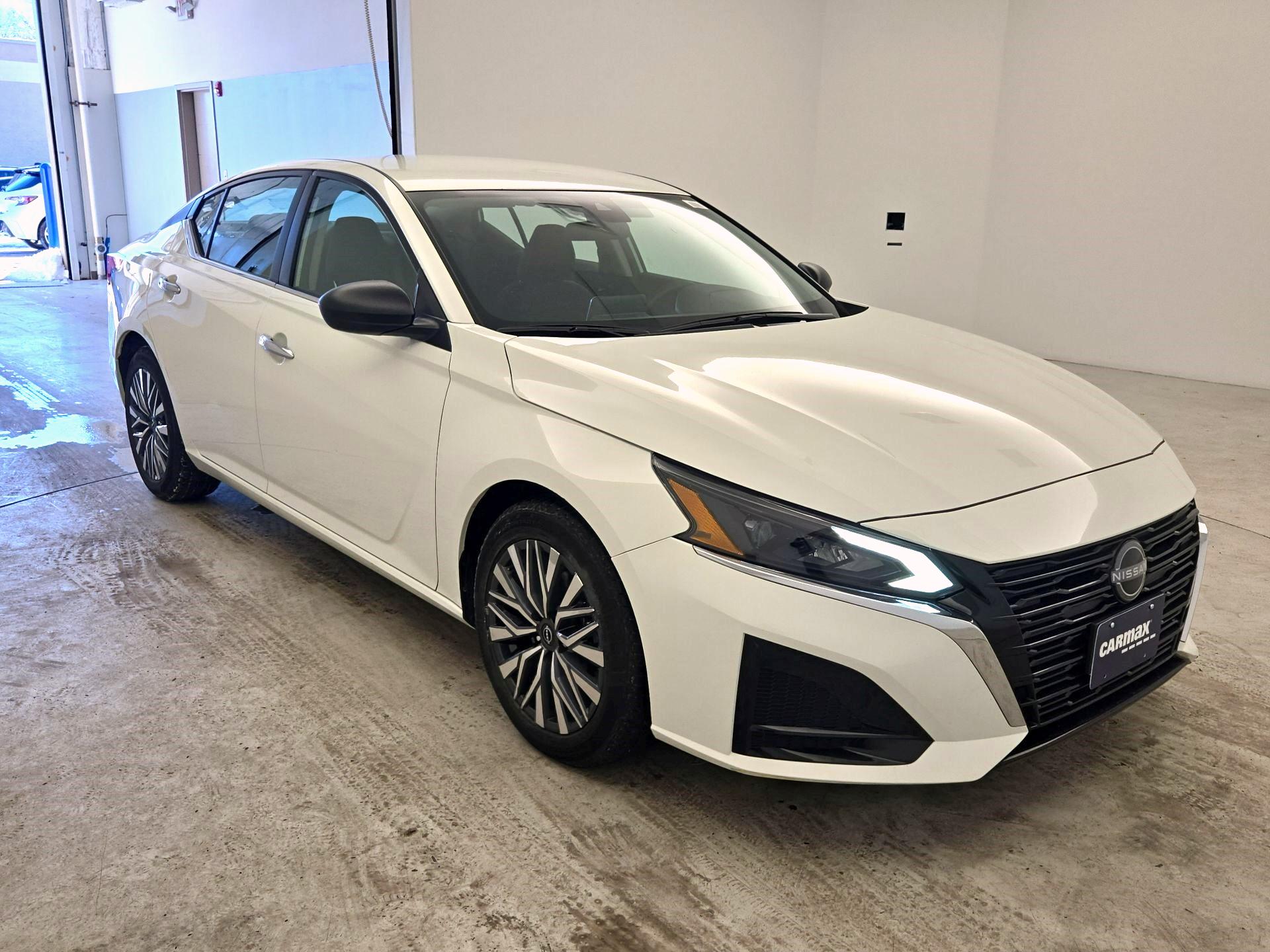 Thumbnail: 2025 Nissan Altima - 1