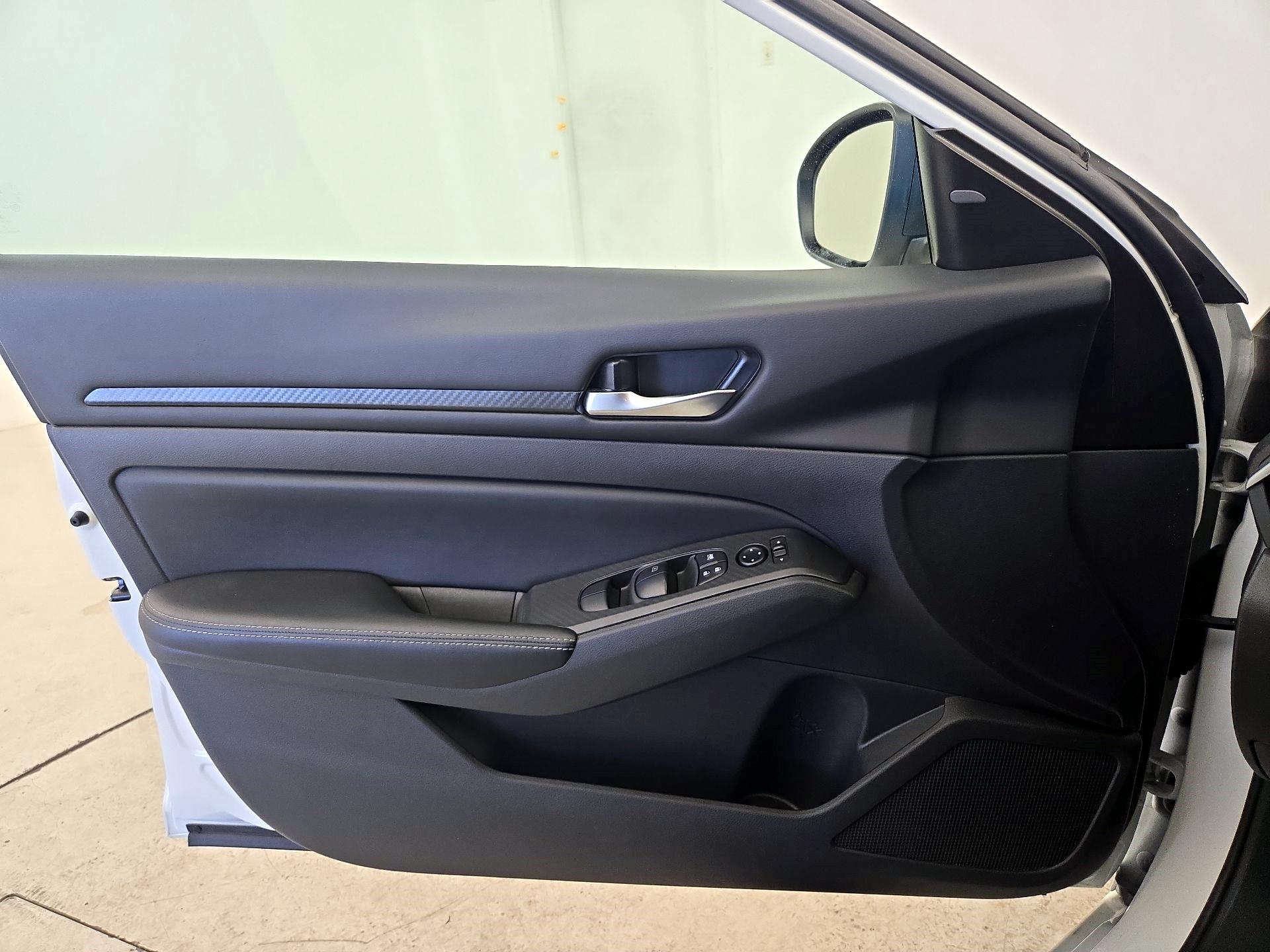 Thumbnail: 2025 Nissan Altima - 10