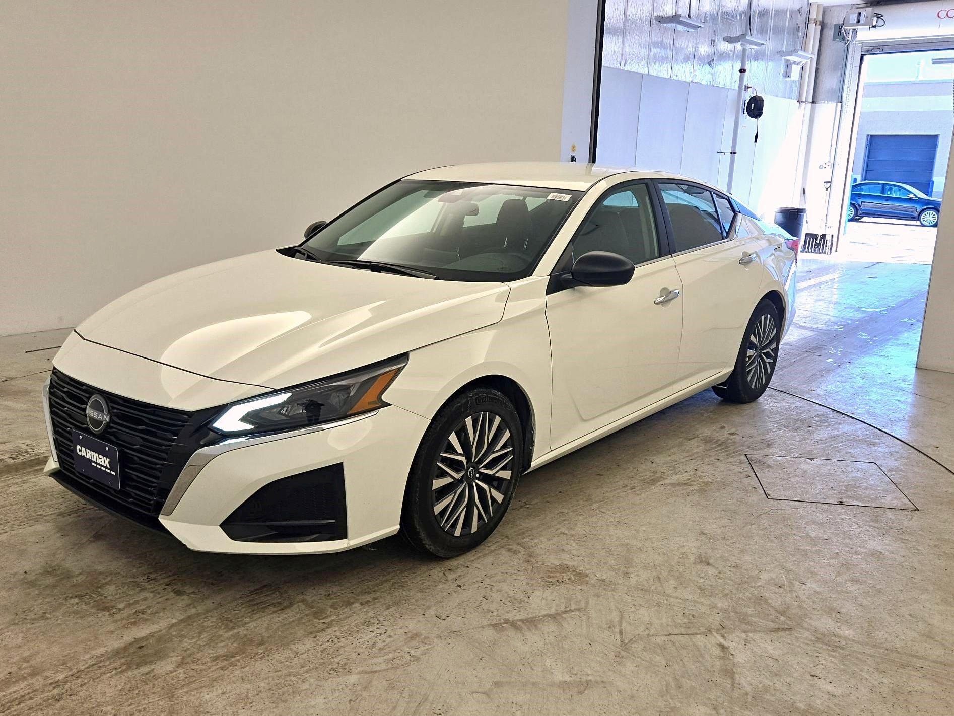 Thumbnail: 2025 Nissan Altima - 3