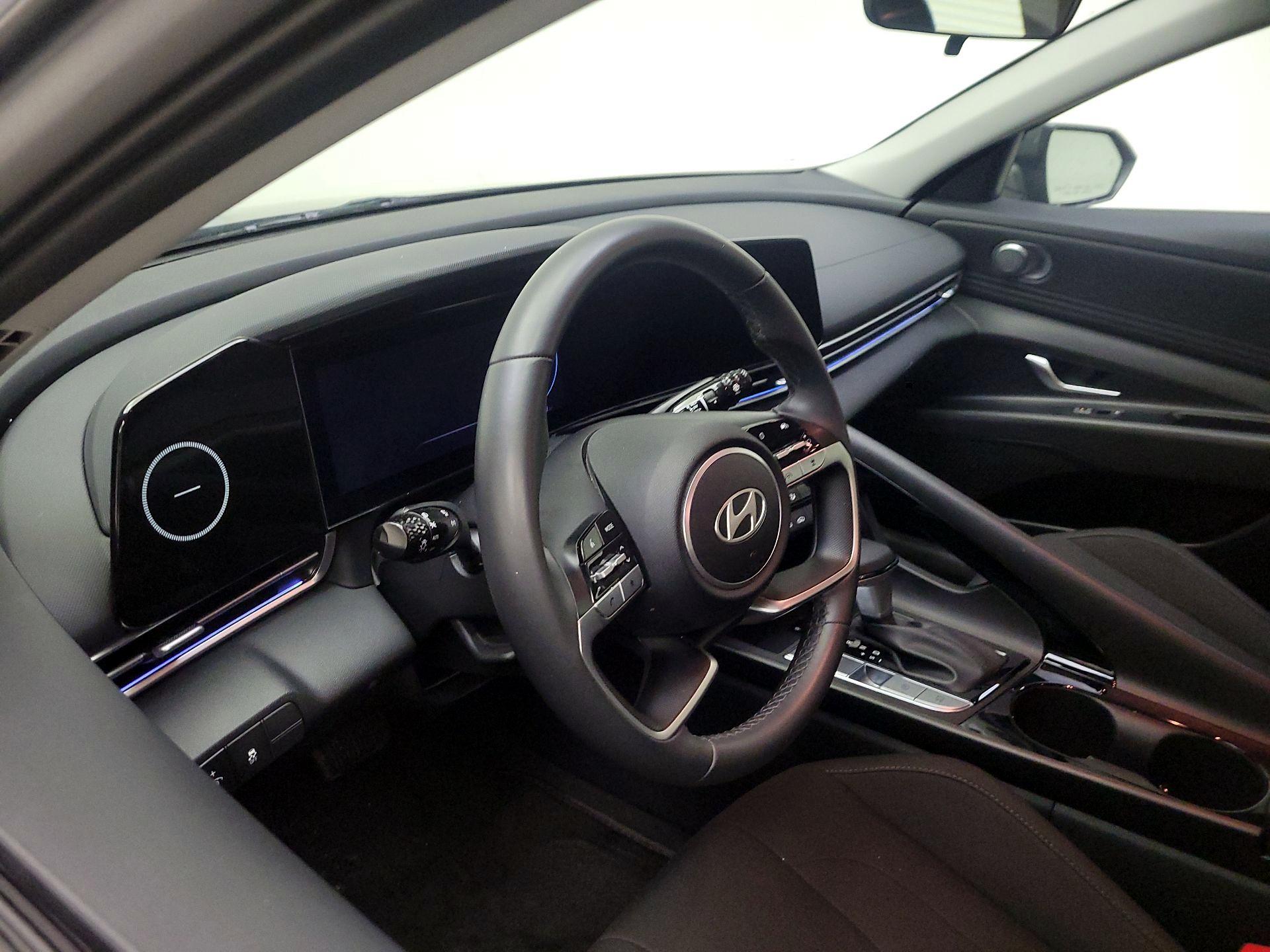 Thumbnail: 2025 Hyundai Elantra - 9