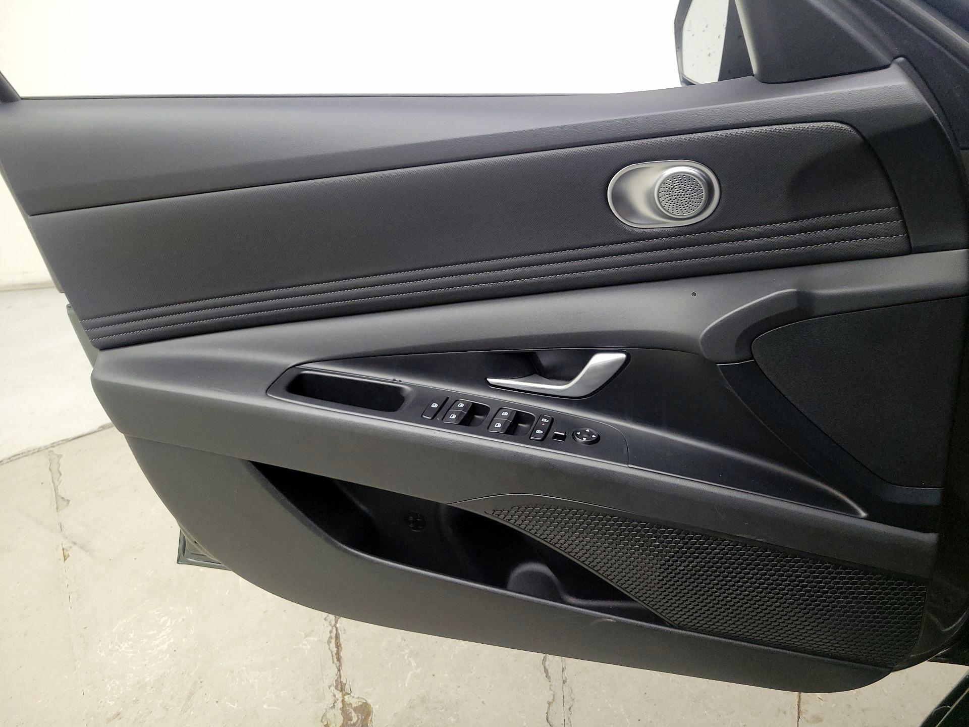 Thumbnail: 2025 Hyundai Elantra - 12