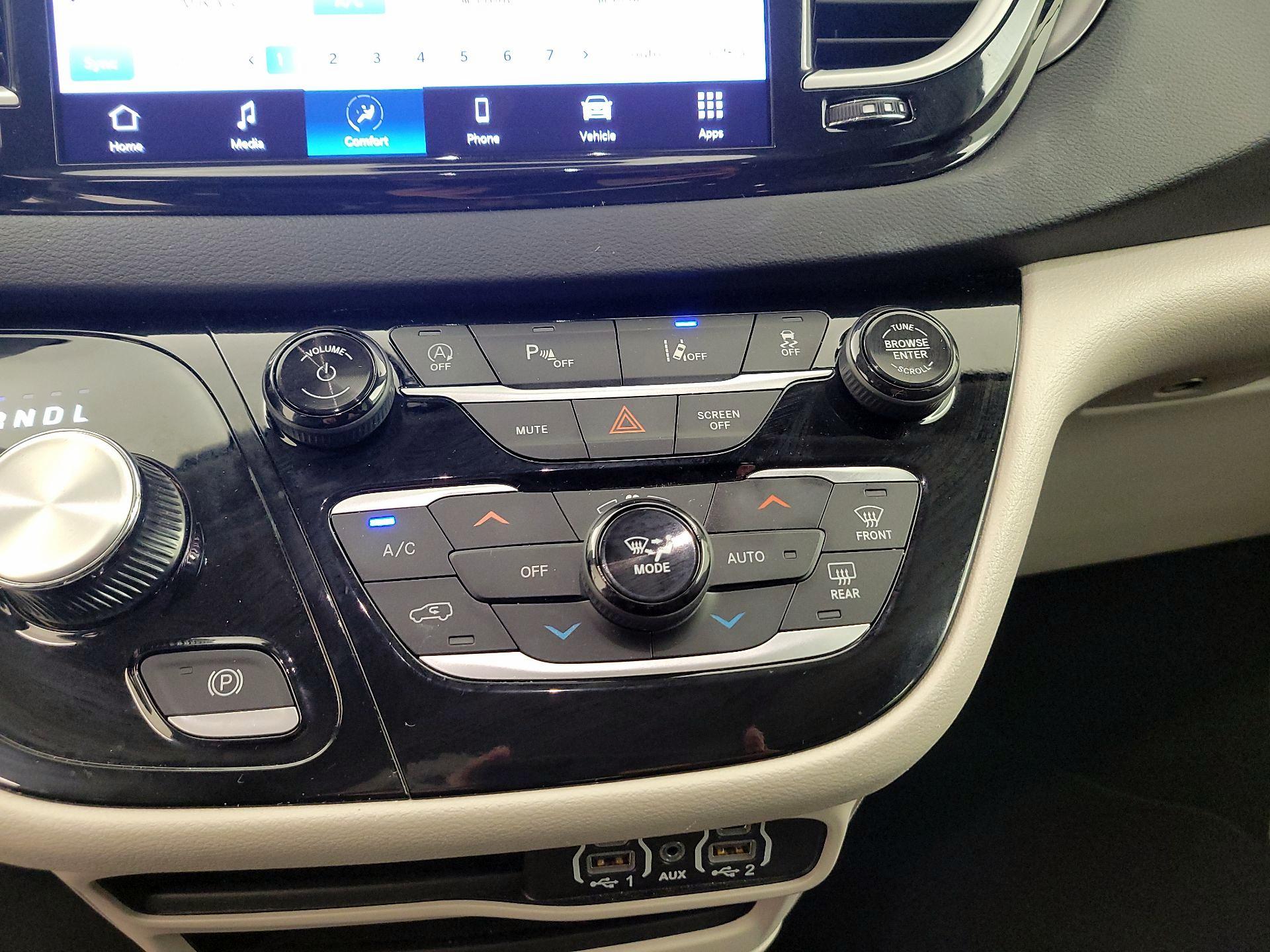 Thumbnail: 2024 Chrysler Pacifica - 16