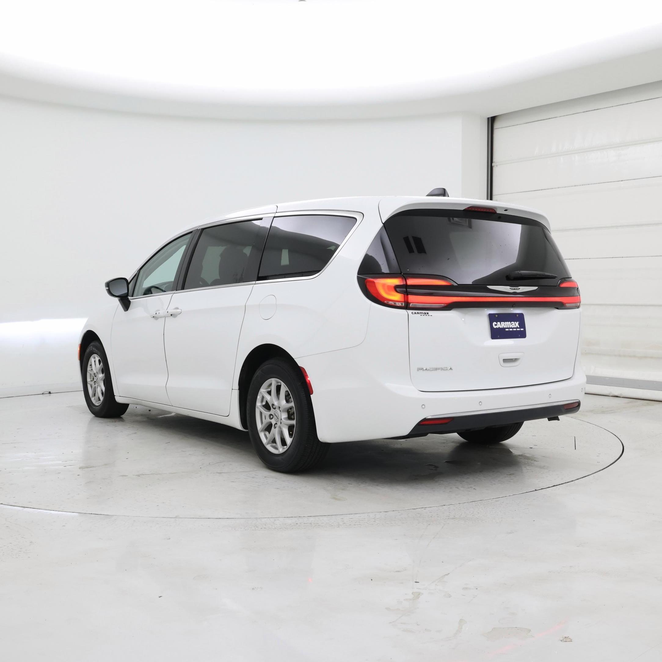 Thumbnail: 2024 Chrysler Pacifica - 2