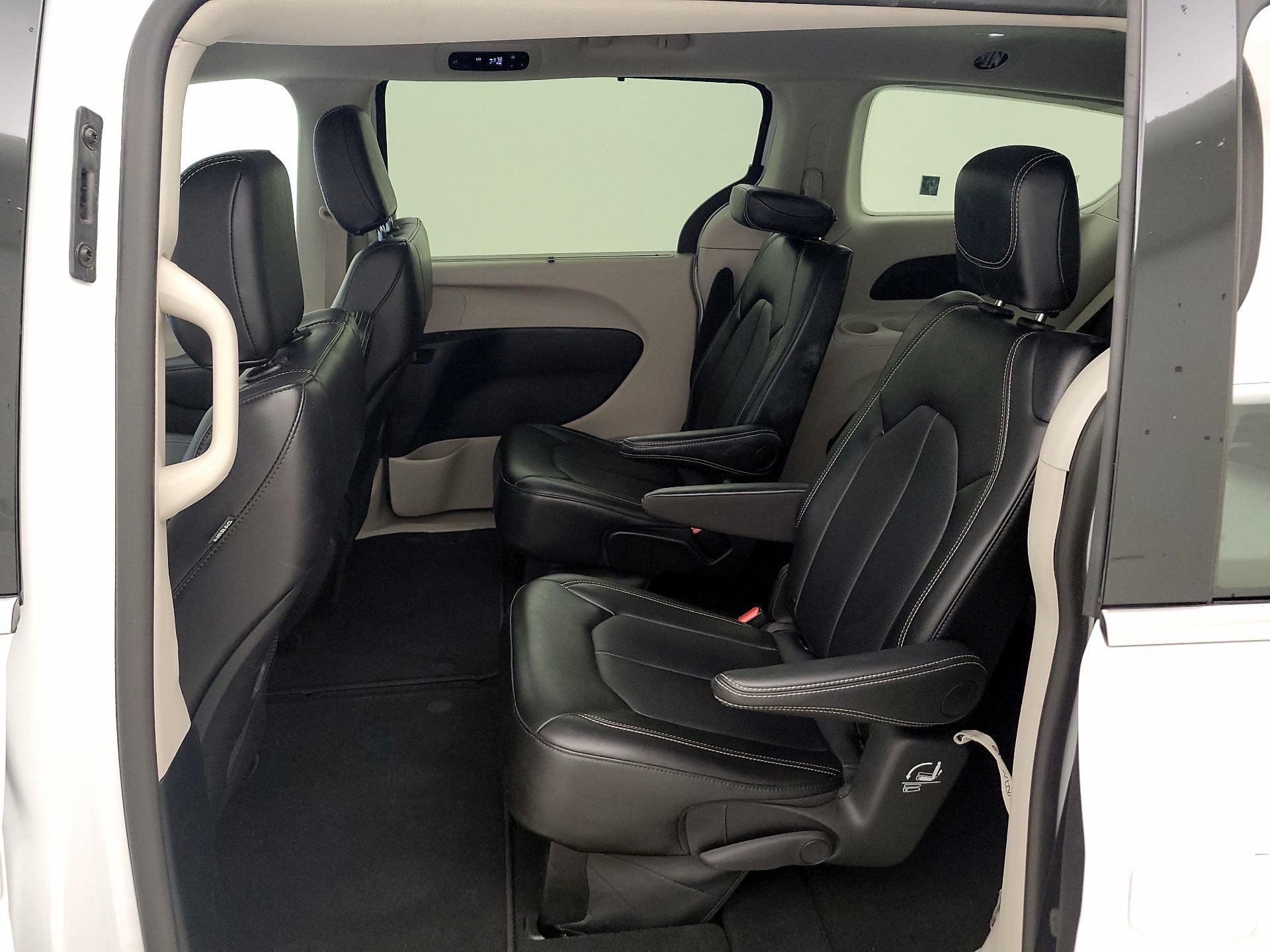 Thumbnail: 2024 Chrysler Pacifica - 19