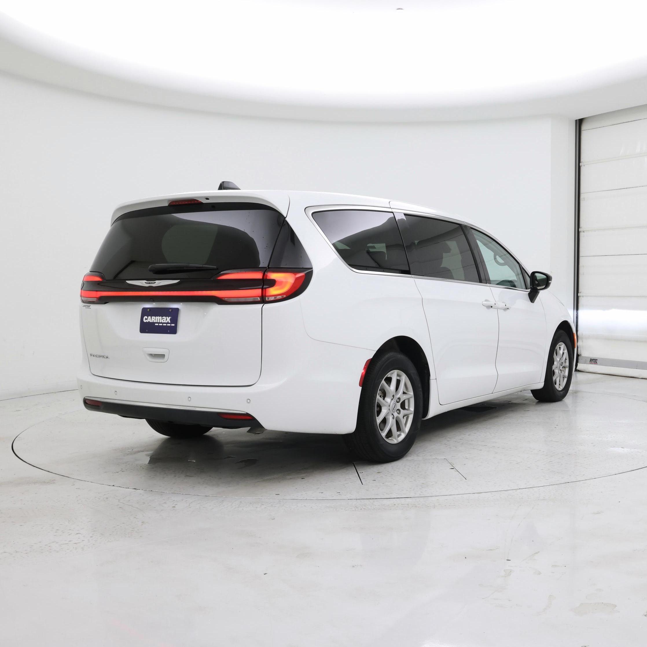 Thumbnail: 2024 Chrysler Pacifica - 8