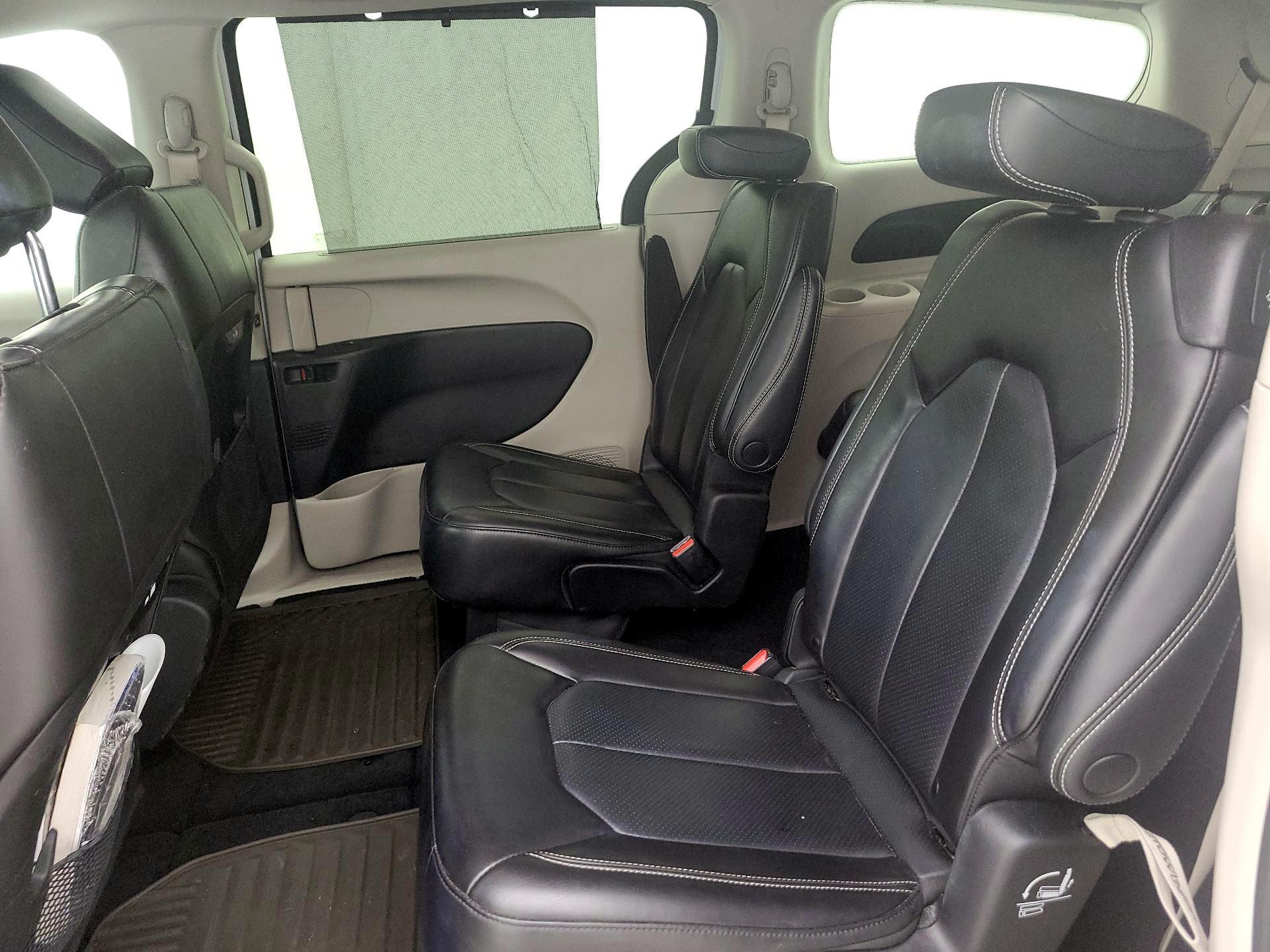 Thumbnail: 2023 Chrysler Pacifica - 19