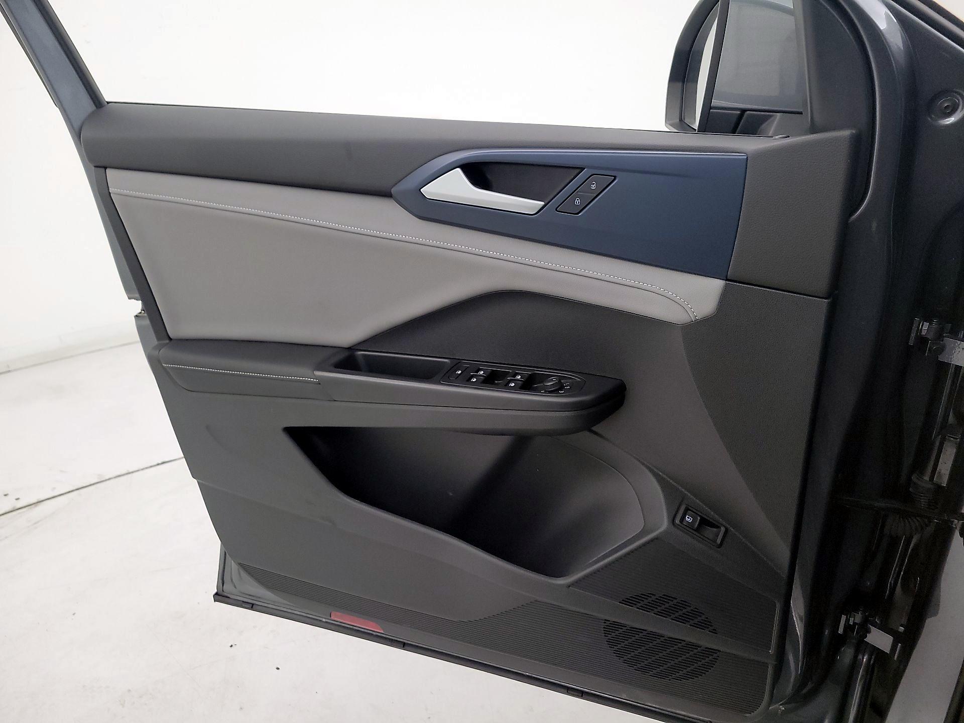 Thumbnail: 2024 Volkswagen Taos - 12