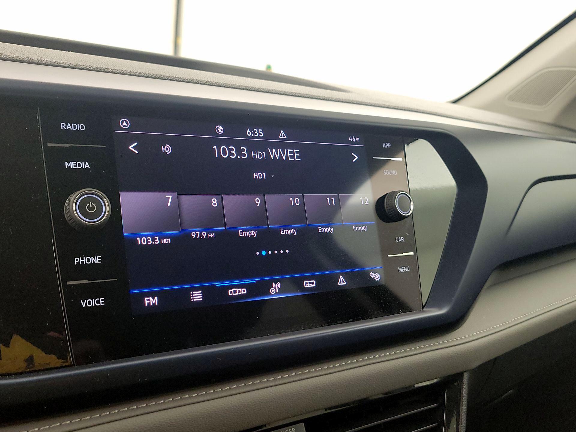 Thumbnail: 2024 Volkswagen Taos - 15