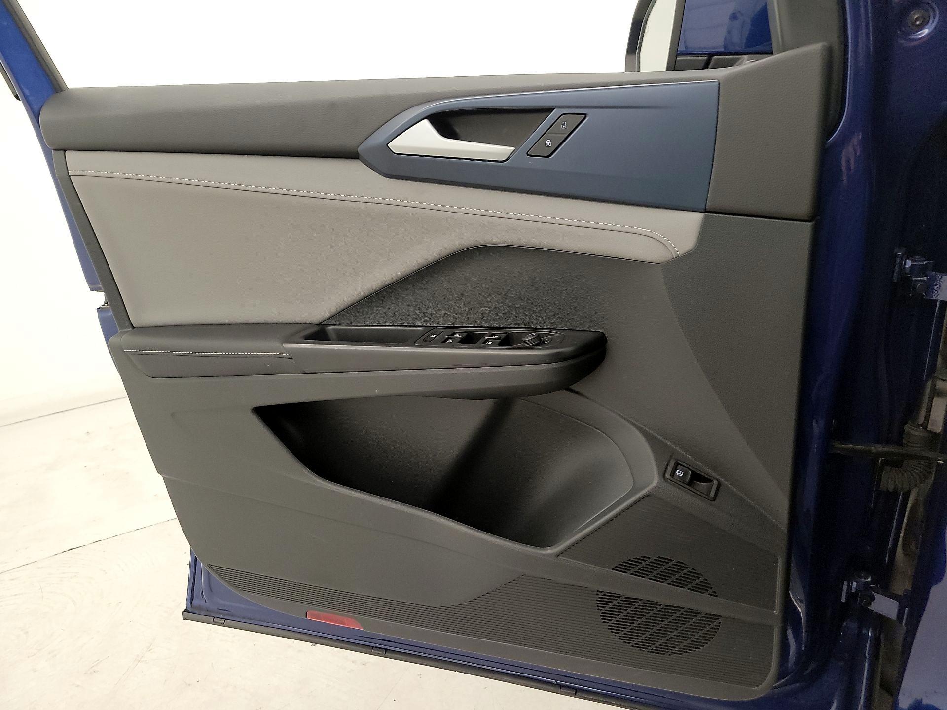 Thumbnail: 2024 Volkswagen Taos - 12