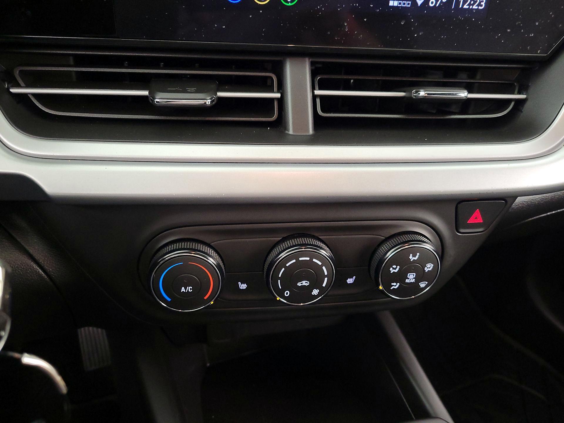 Thumbnail: 2024 Chevrolet Trax - 16