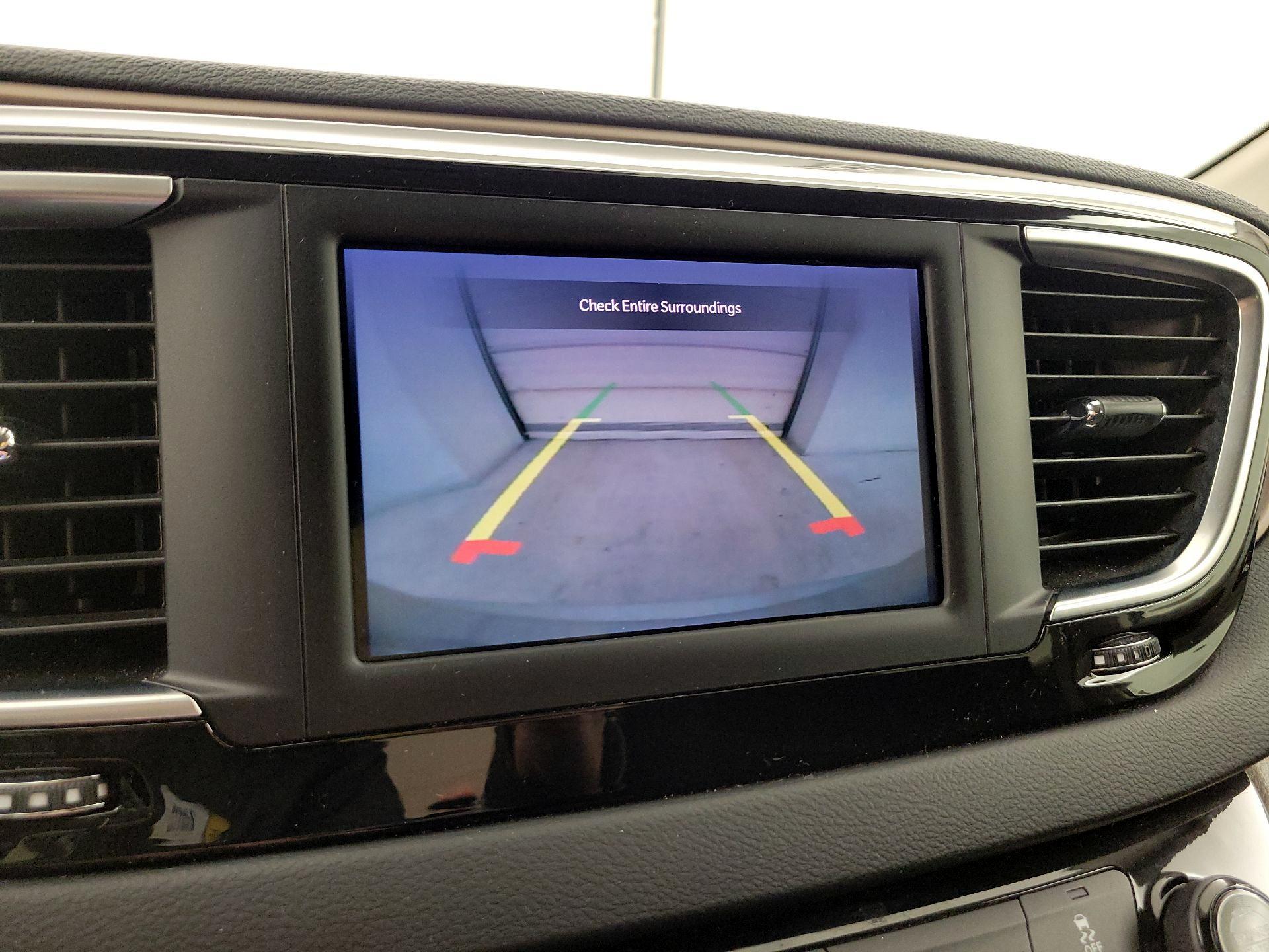 Thumbnail: 2023 Chrysler Voyager - 14