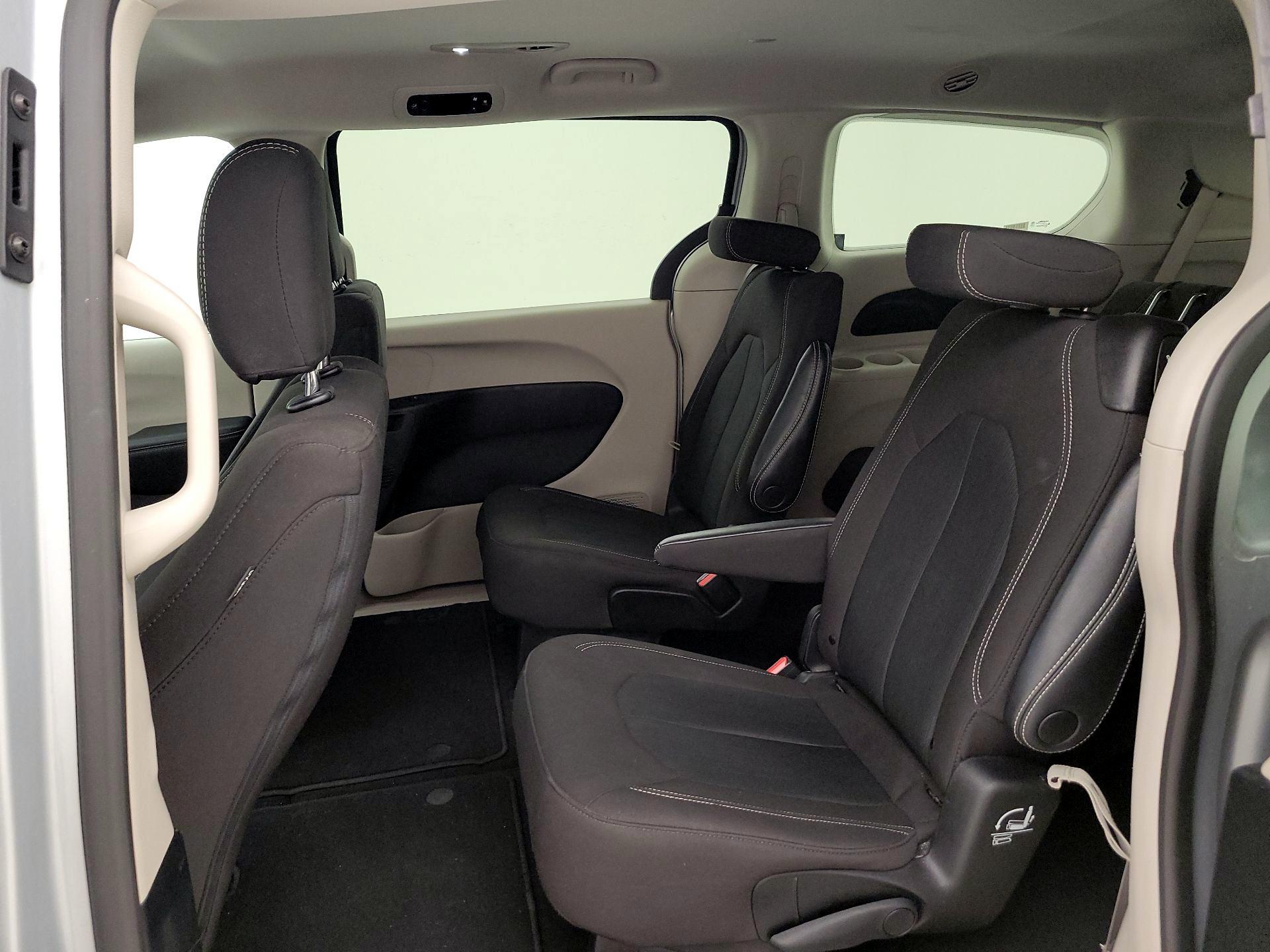 Thumbnail: 2023 Chrysler Voyager - 19