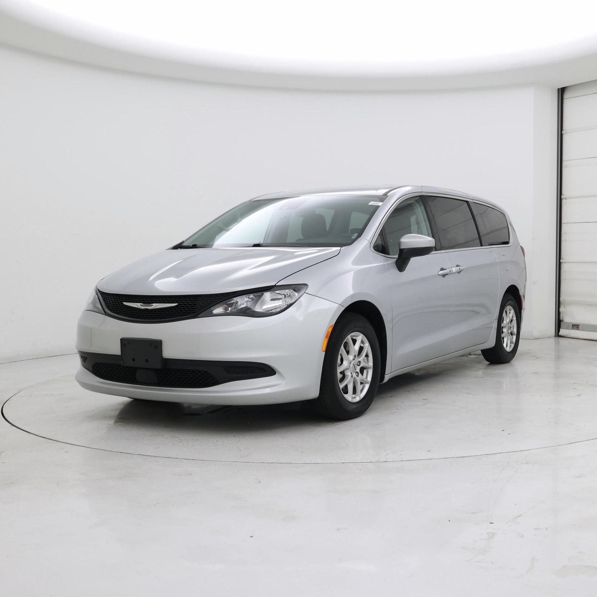 Thumbnail: 2023 Chrysler Voyager - 4