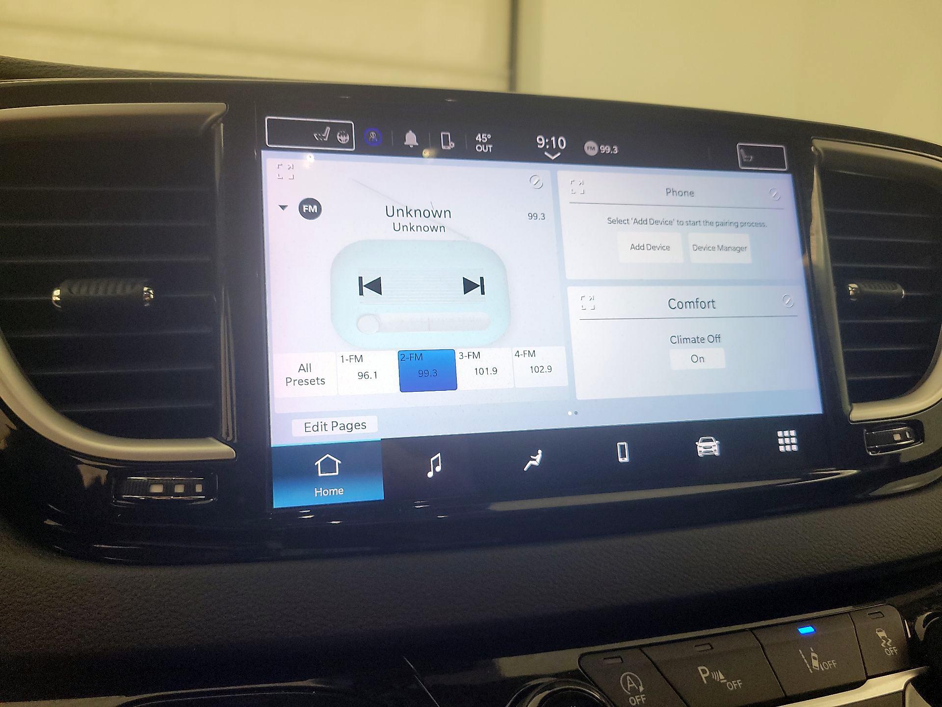 Thumbnail: 2023 Chrysler Pacifica - 15