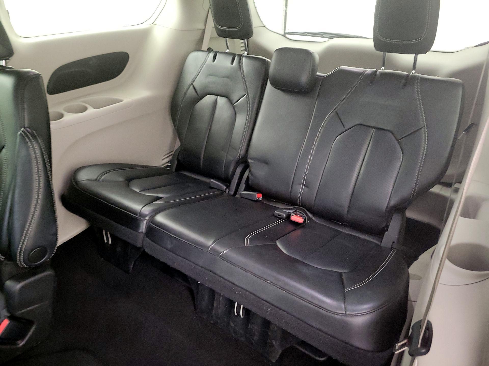 Thumbnail: 2023 Chrysler Pacifica - 20