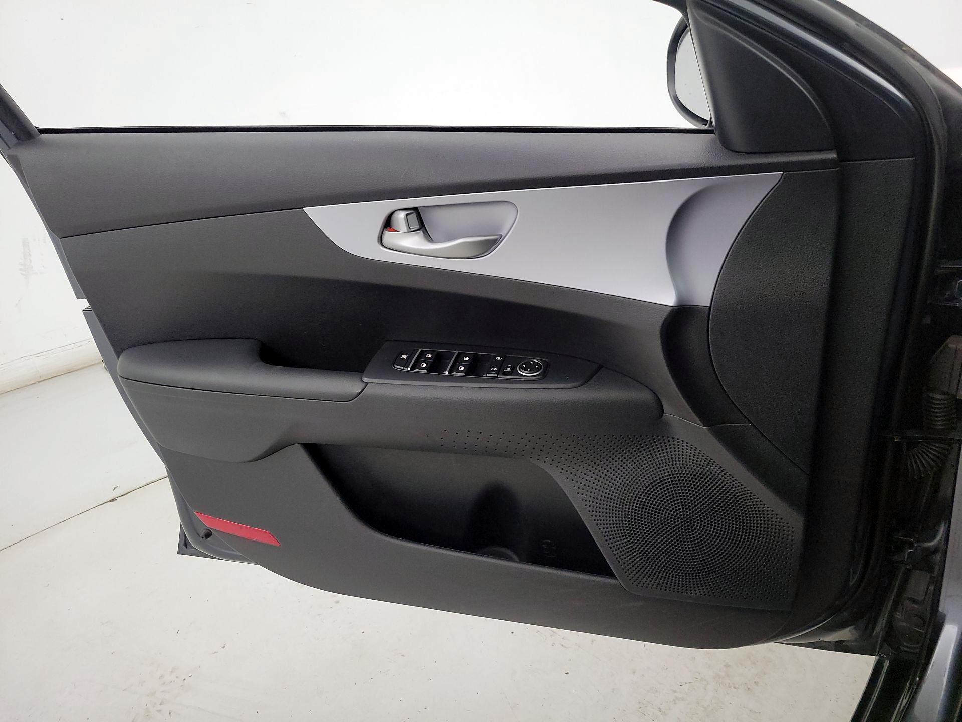 Thumbnail: 2024 Kia Forte - 12