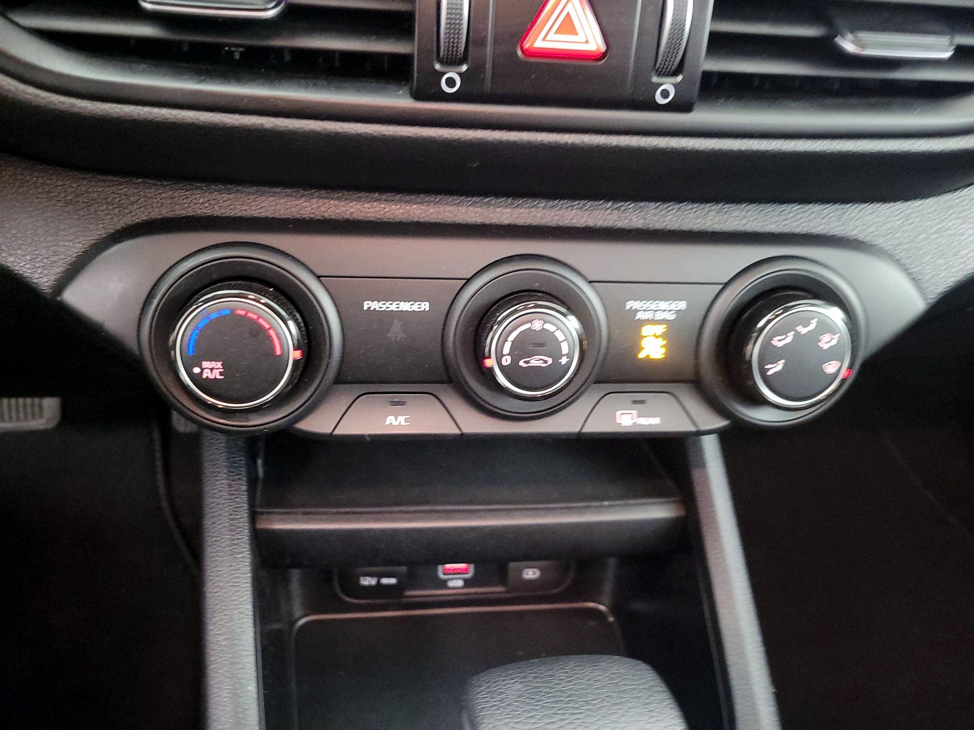 Thumbnail: 2024 Kia Forte - 16