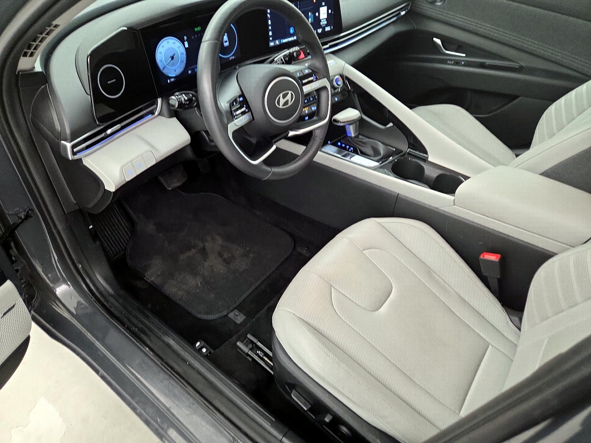 Thumbnail: 2025 Hyundai Elantra - 11