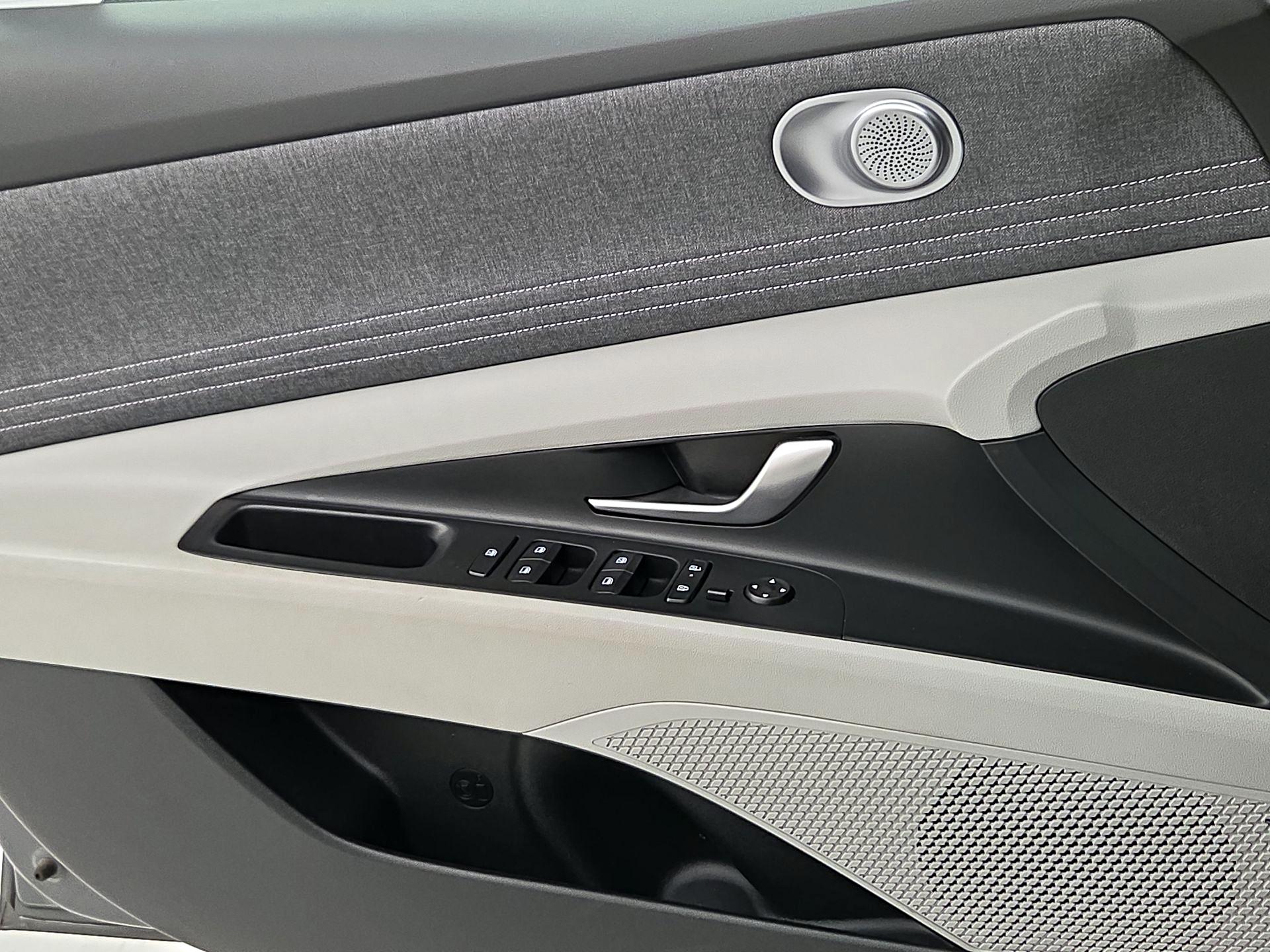 Thumbnail: 2025 Hyundai Elantra - 12