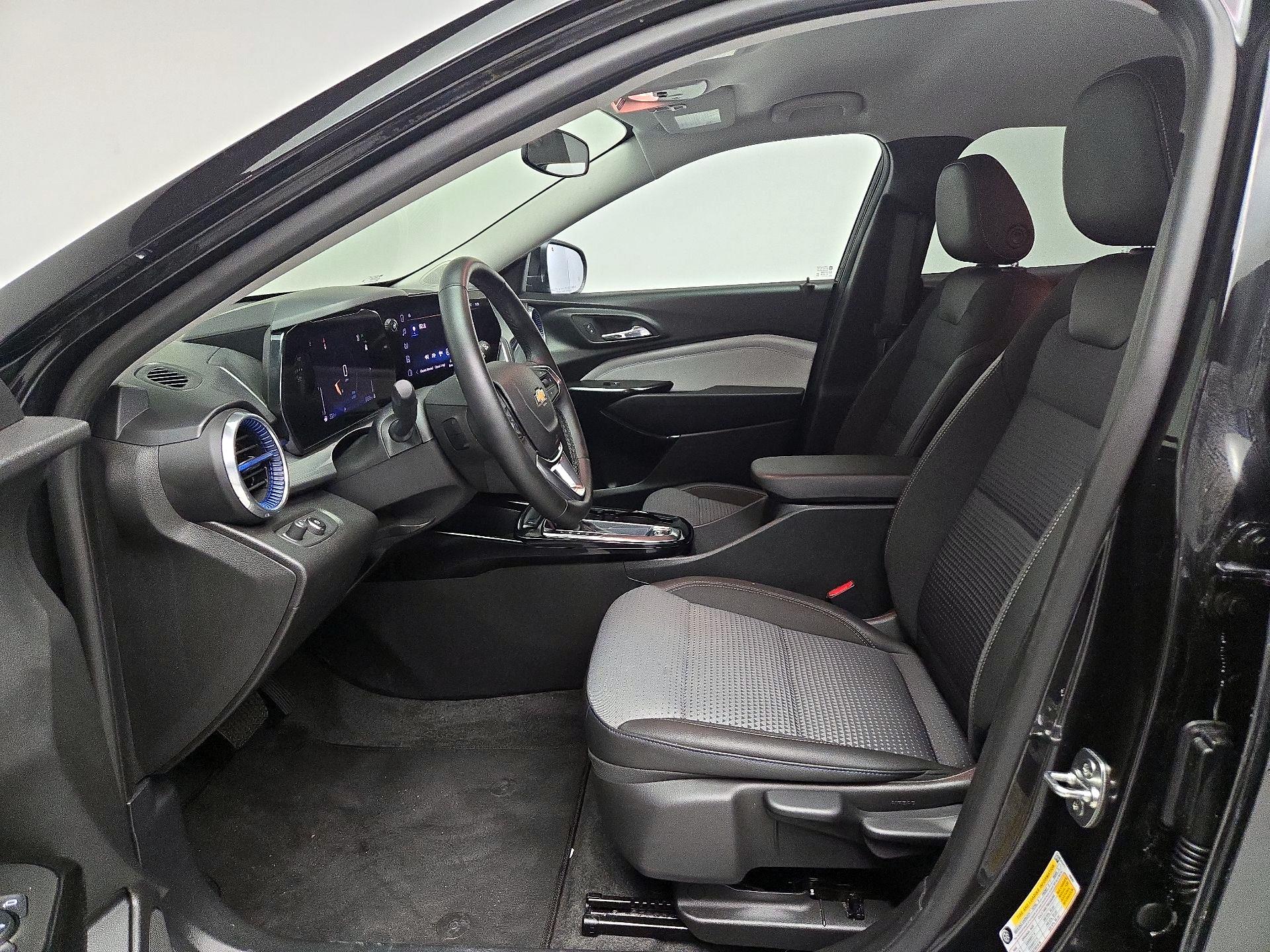 Thumbnail: 2025 Chevrolet Trax - 11