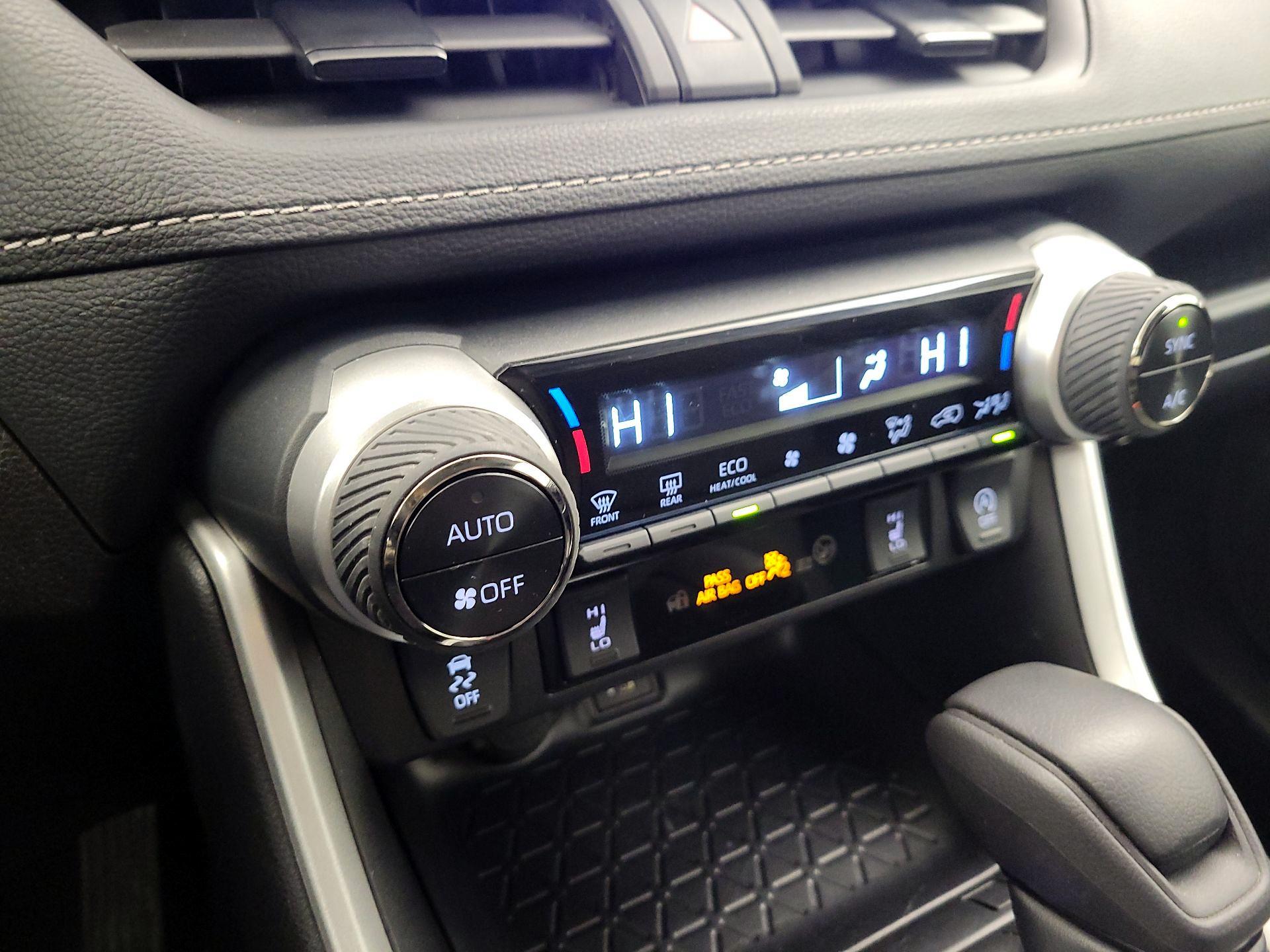 Thumbnail: 2025 Toyota RAV4 - 14