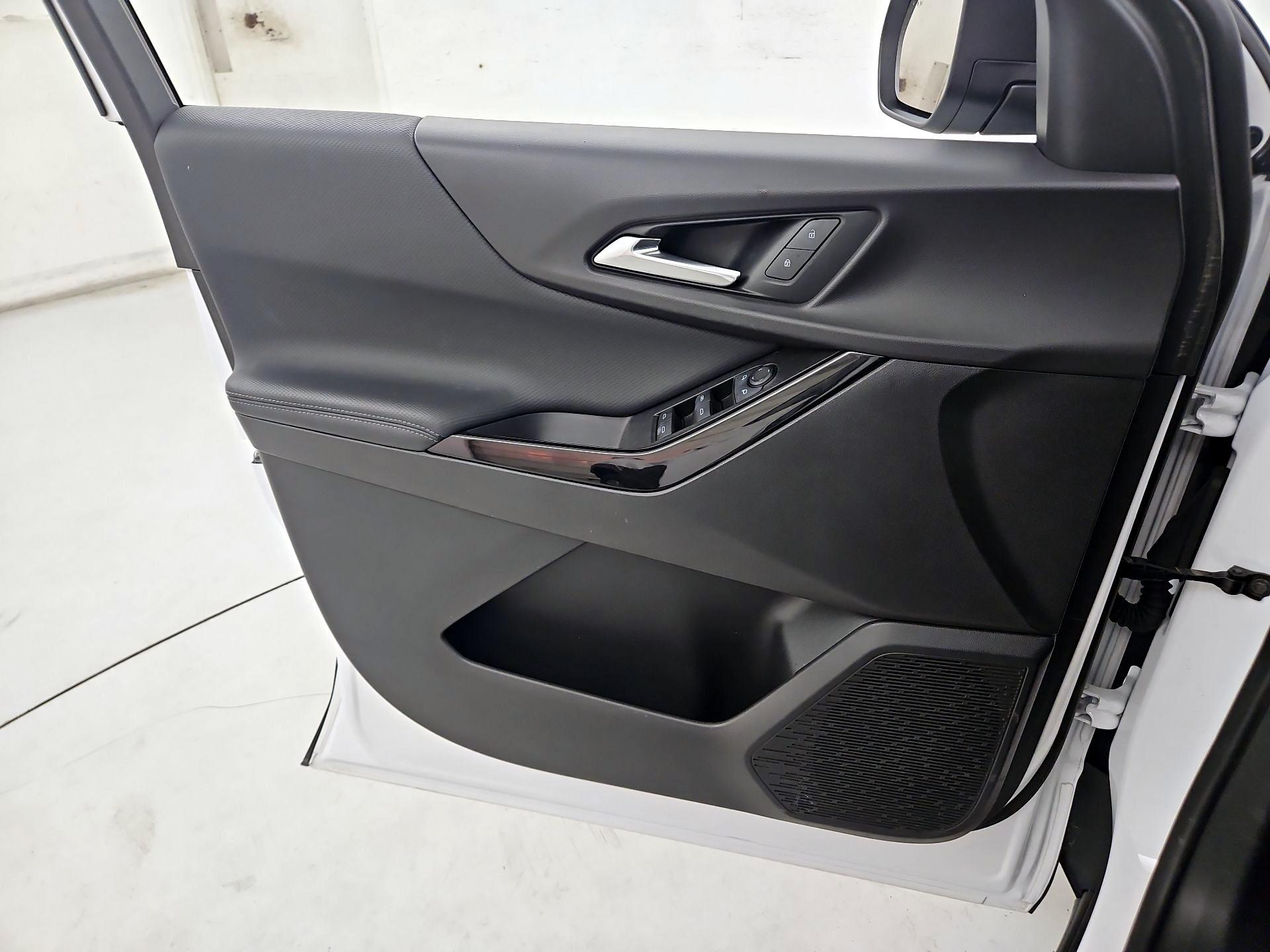 Thumbnail: 2025 Chevrolet Equinox - 12