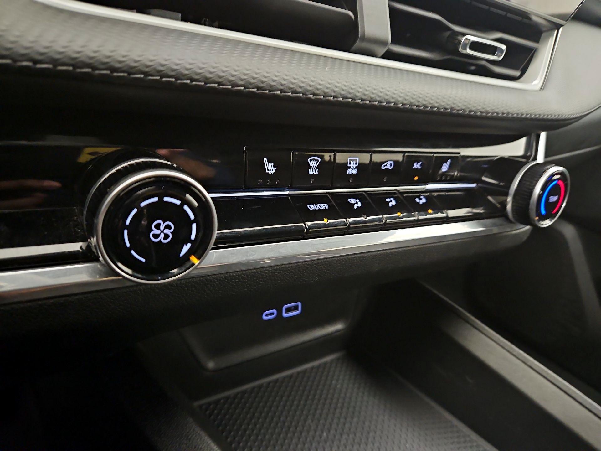 Thumbnail: 2025 Chevrolet Equinox - 17