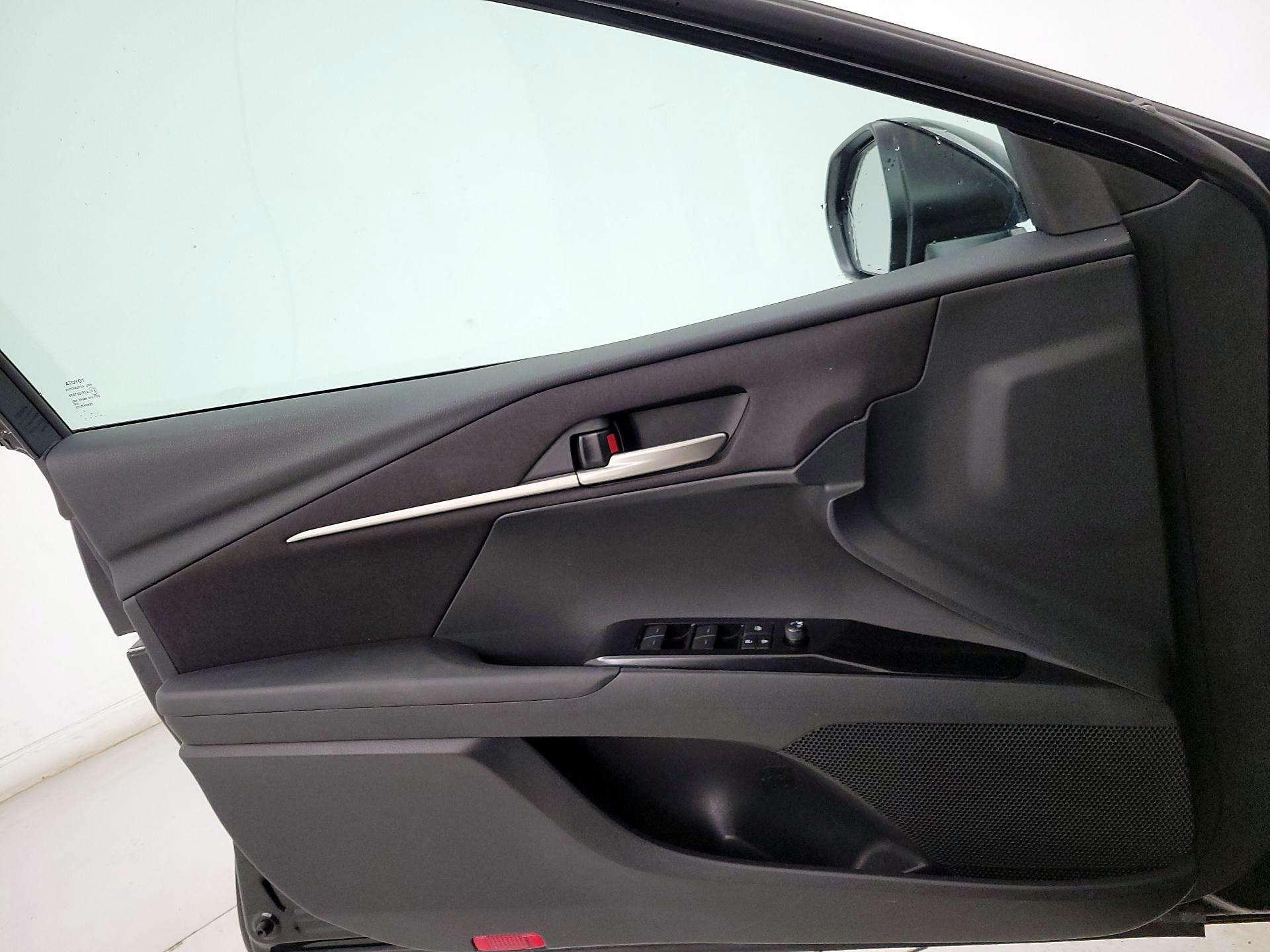 Thumbnail: 2025 Toyota Camry - 12