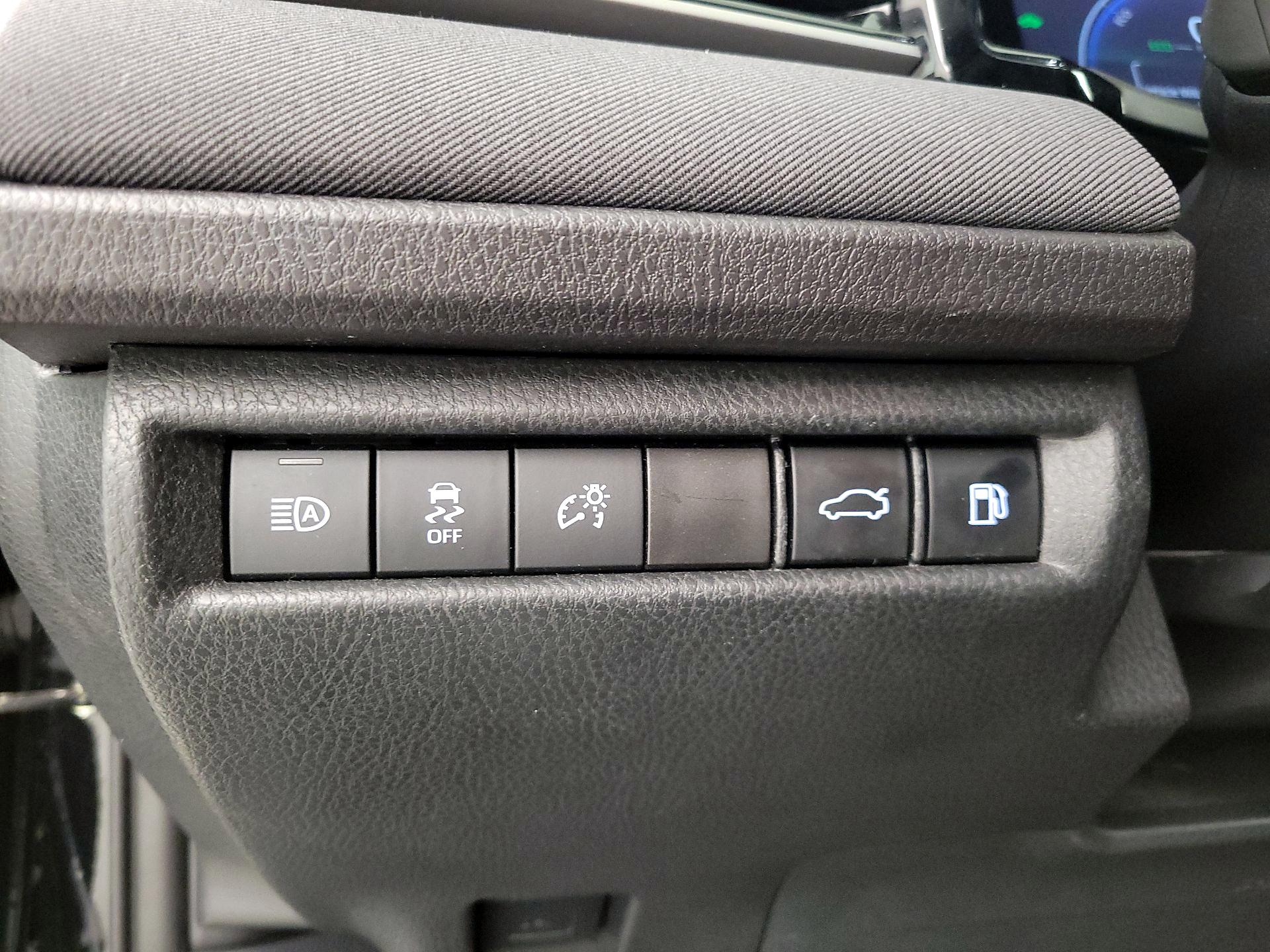 Thumbnail: 2025 Toyota Camry - 13