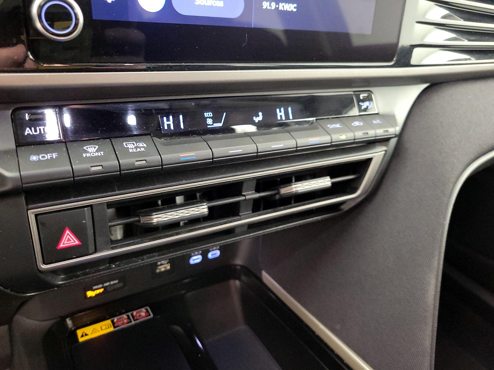 Thumbnail: 2025 Toyota Camry - 16