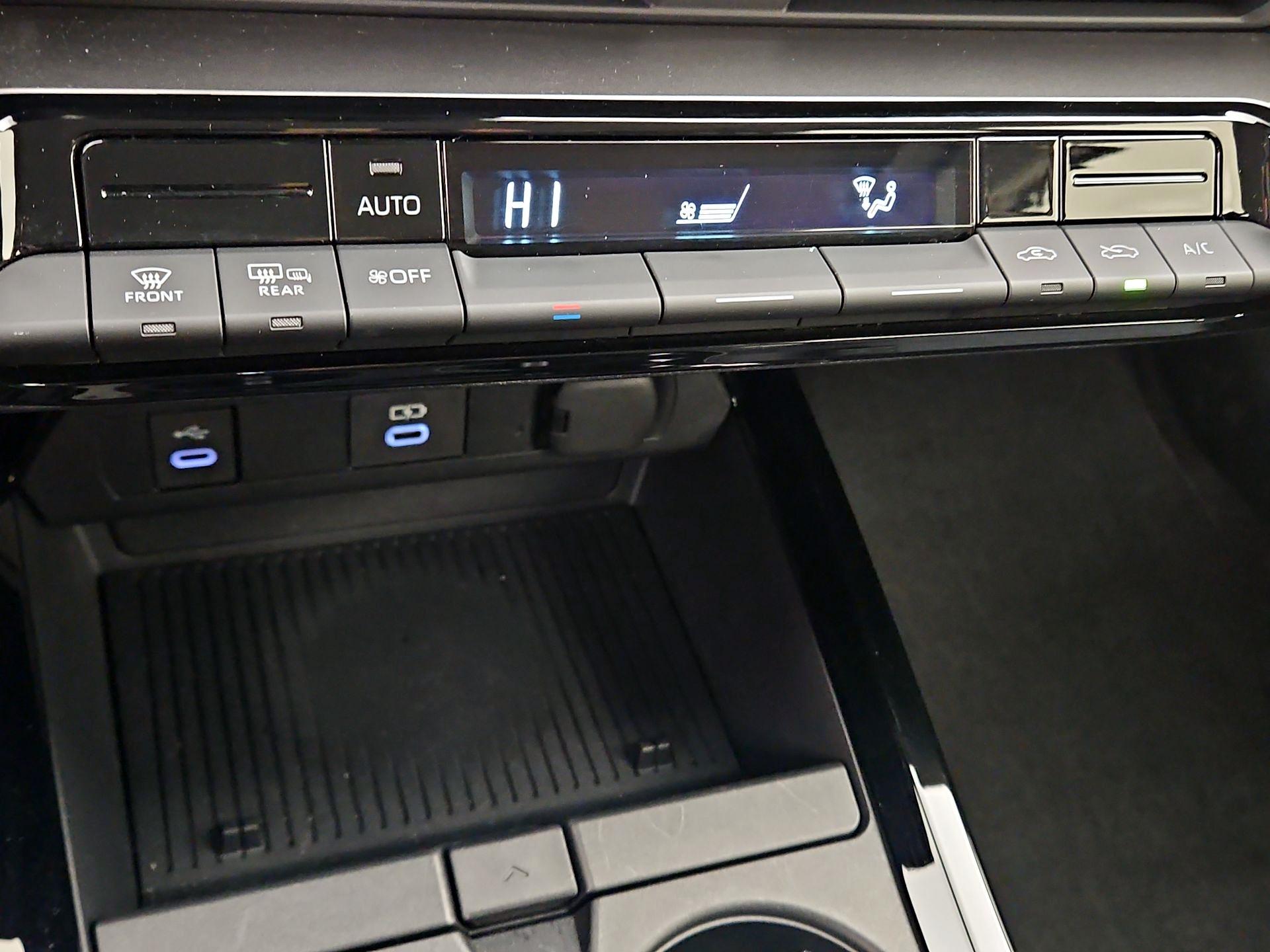 Thumbnail: 2025 Toyota Prius - 16