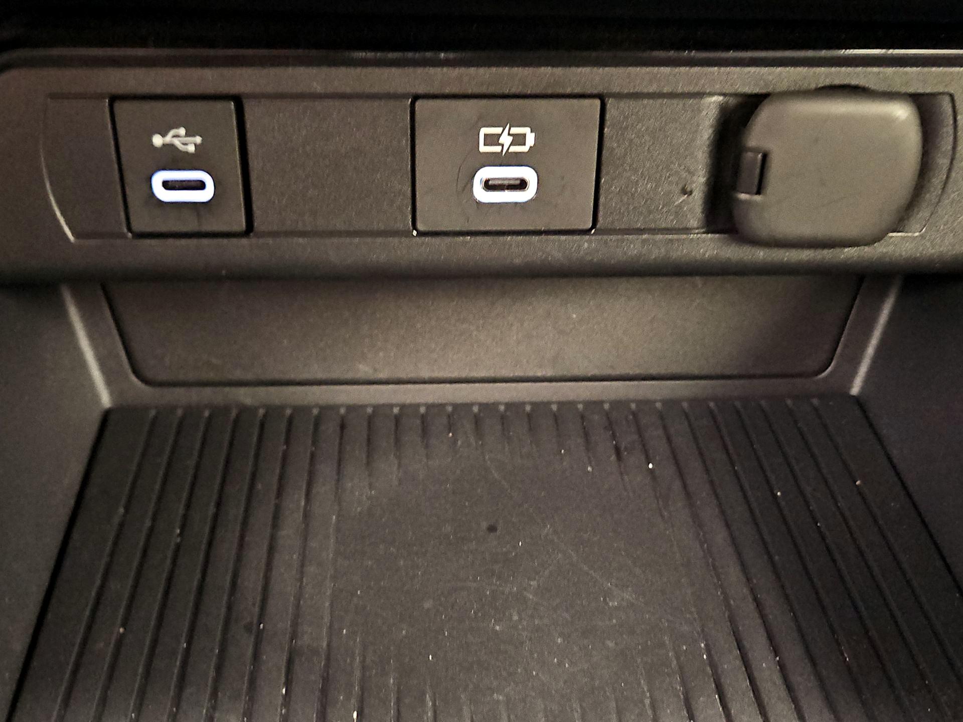 Thumbnail: 2025 Toyota Prius - 18