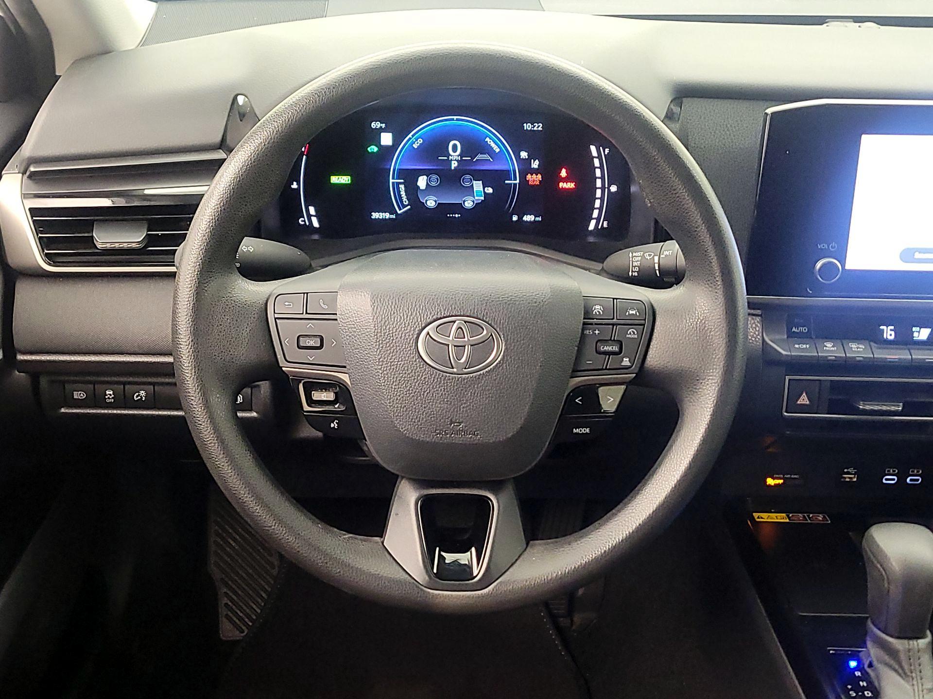 Thumbnail: 2025 Toyota Camry - 10