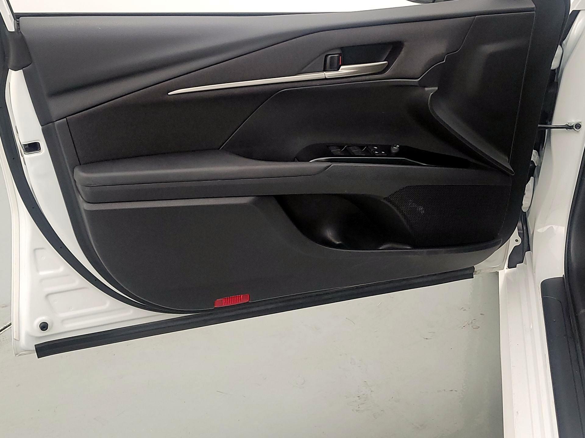 Thumbnail: 2025 Toyota Camry - 12